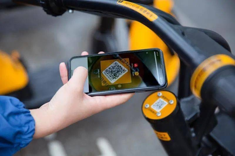Collage showing mini-programs for Didi, Meituan, and bike sharing apps