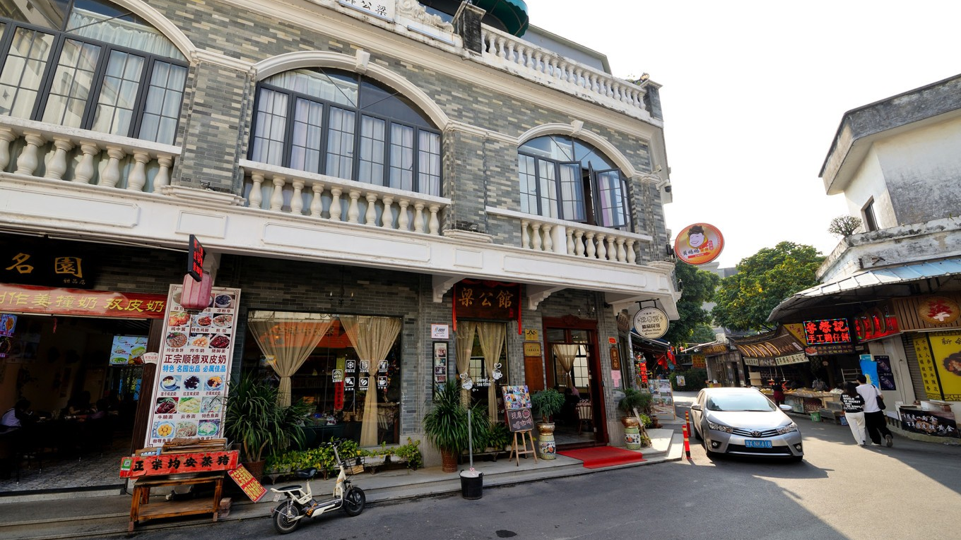 Exterior of the Vienna Hotel (Daliang Qinghui Garden branch) or a representative hotel room