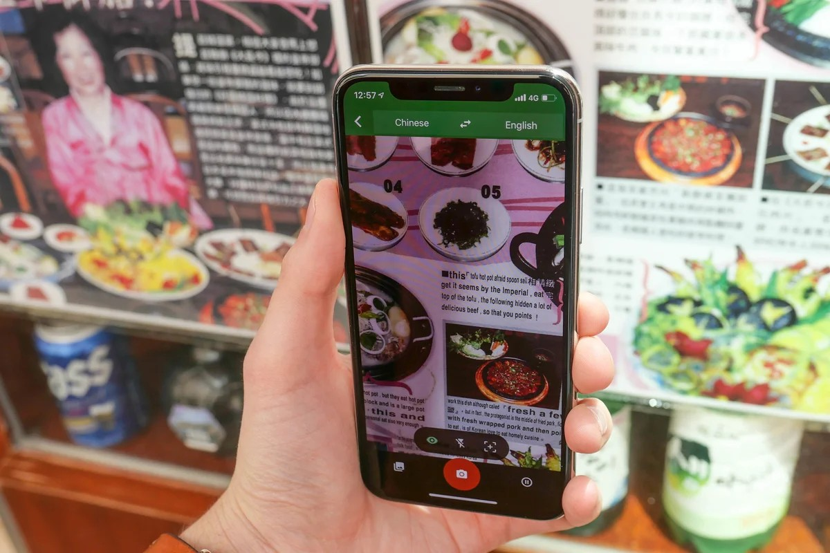 Smartphone using camera translation feature on a Chinese menu
