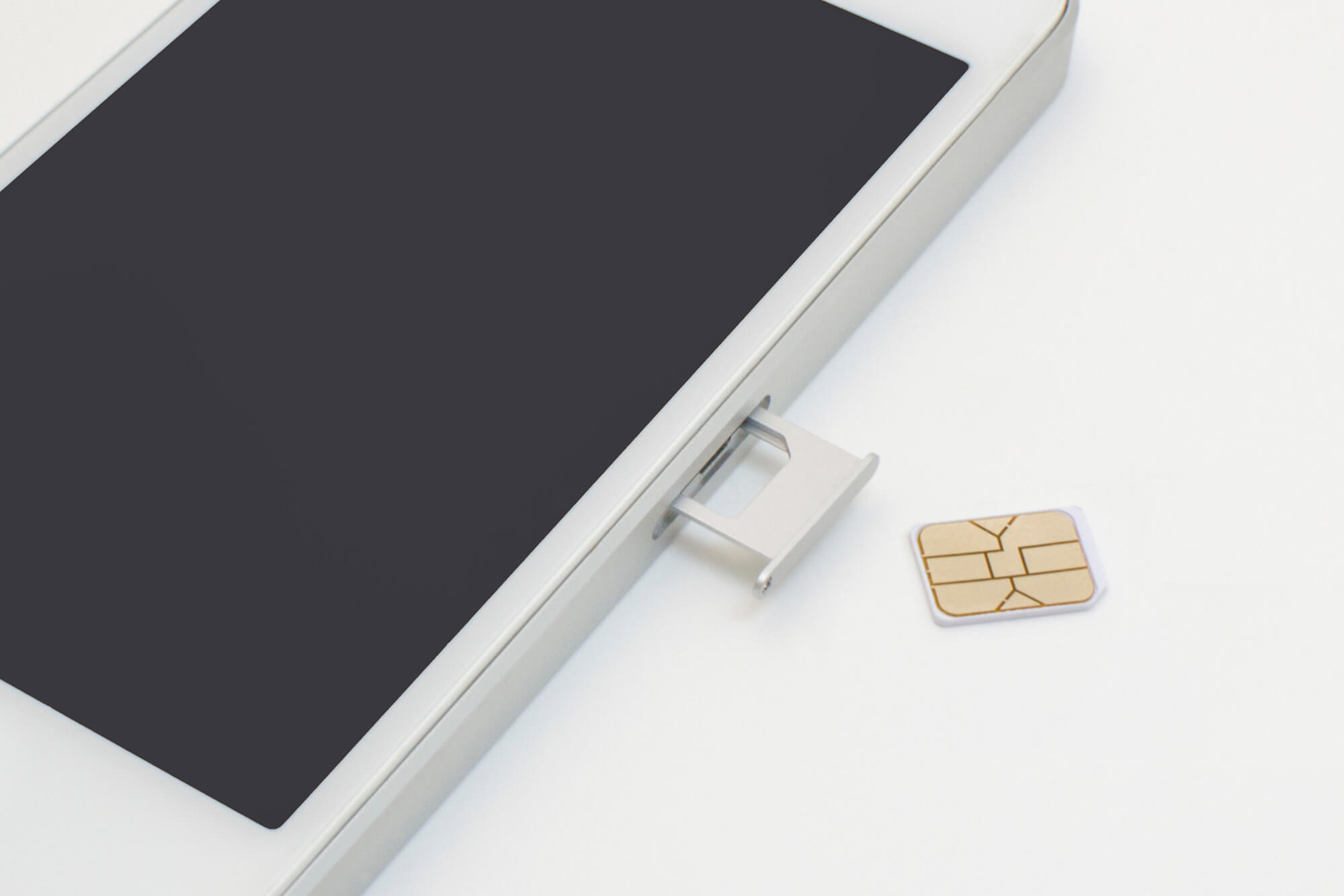 Step-by-step visual guide to activating a SIM card in China