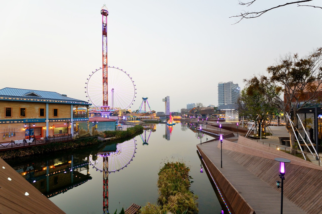  The Shunde Eye Ferris wheel at OCT Harbour PLUS