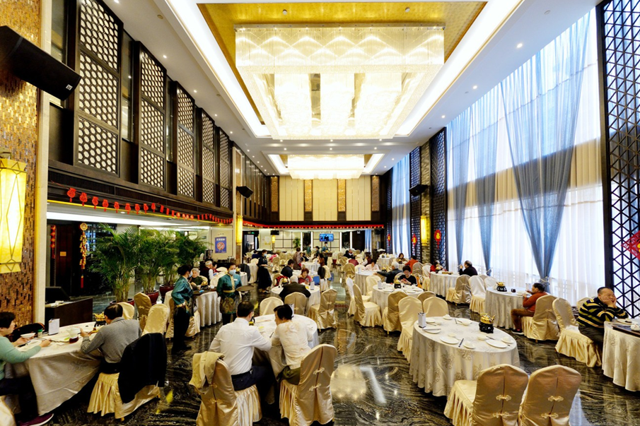  The elegant, Chinese garden-style interior of Xiang Yun Xuan teahouse