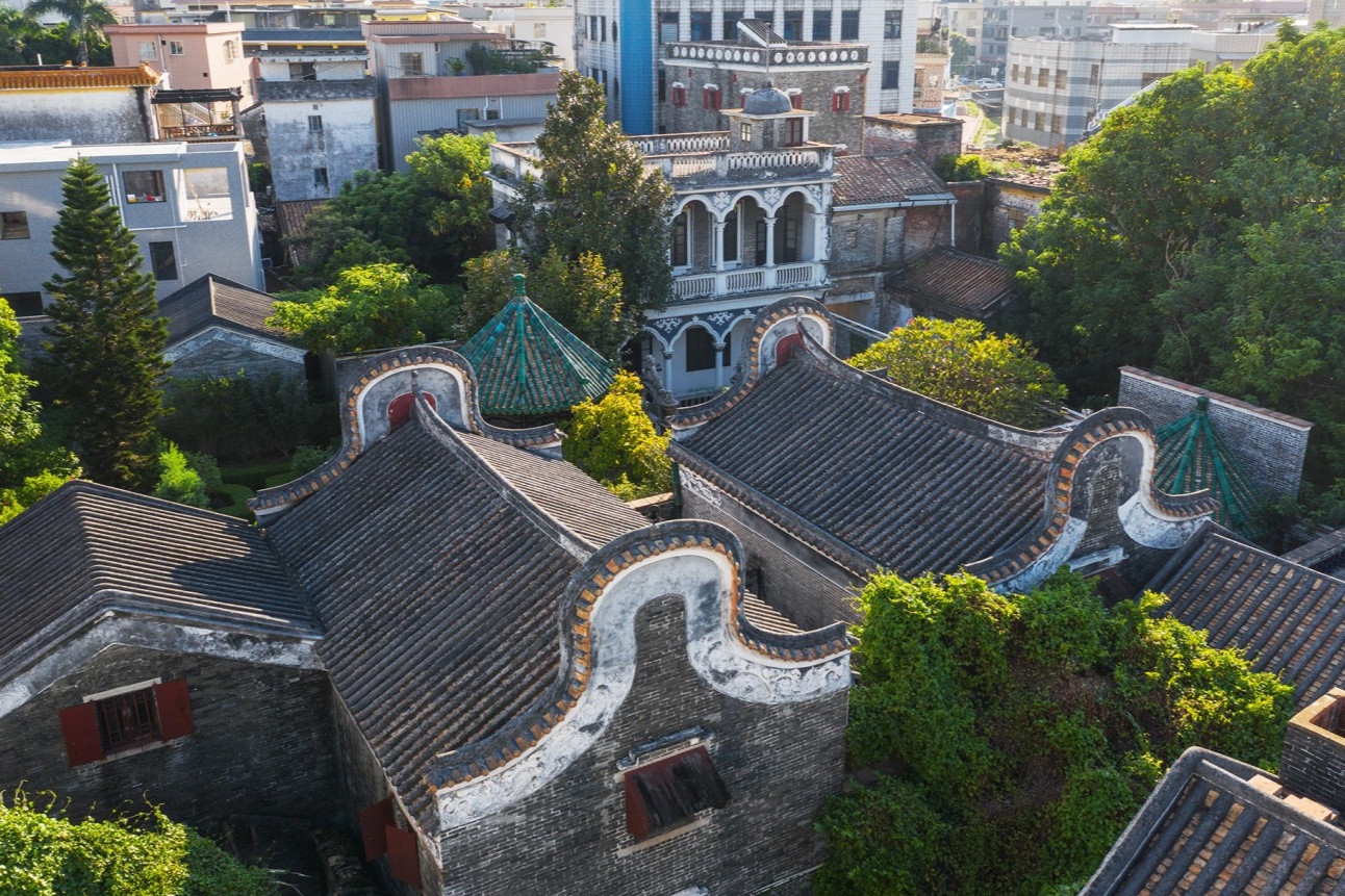  A picturesque view of Mingshi Garden