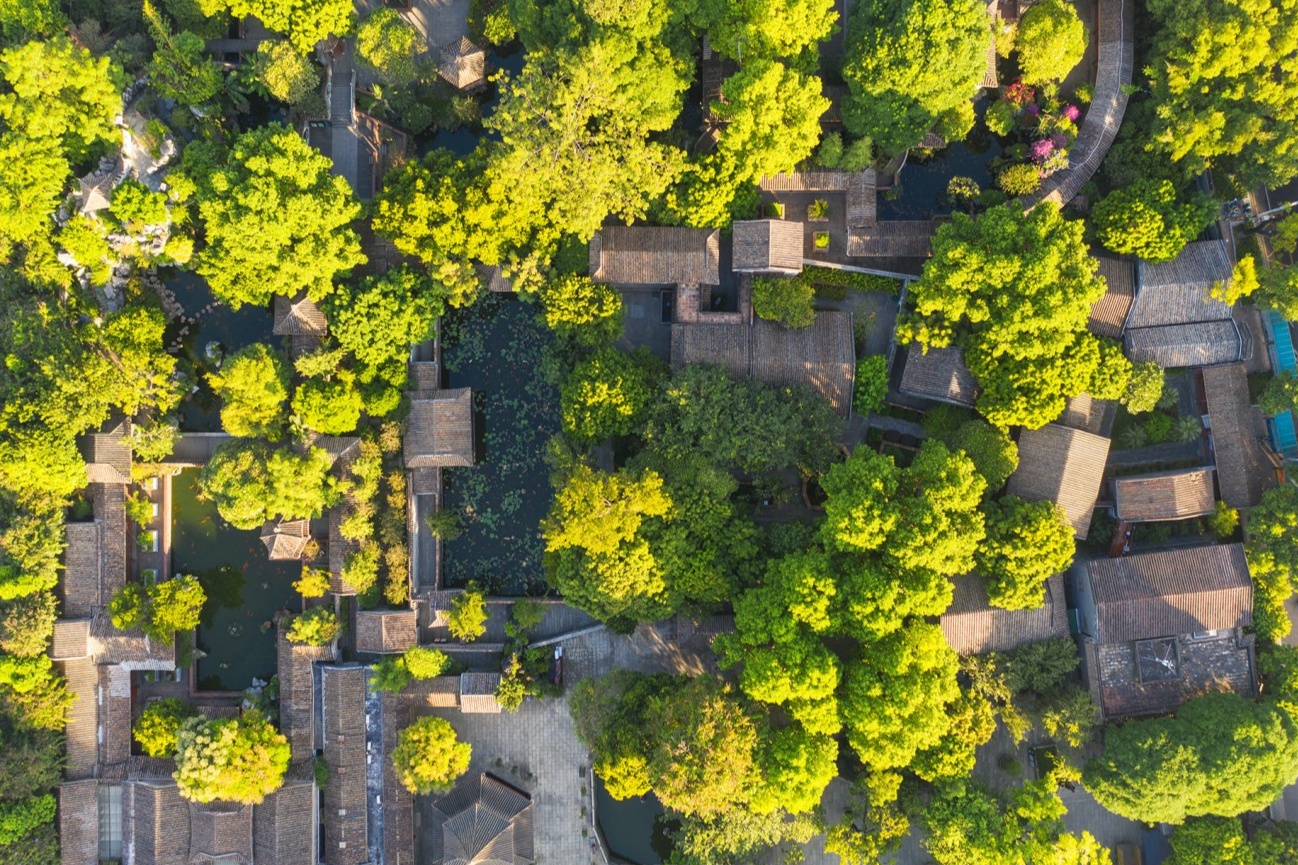  A wide-angle shot of Qinghui Garden's core scenery 1