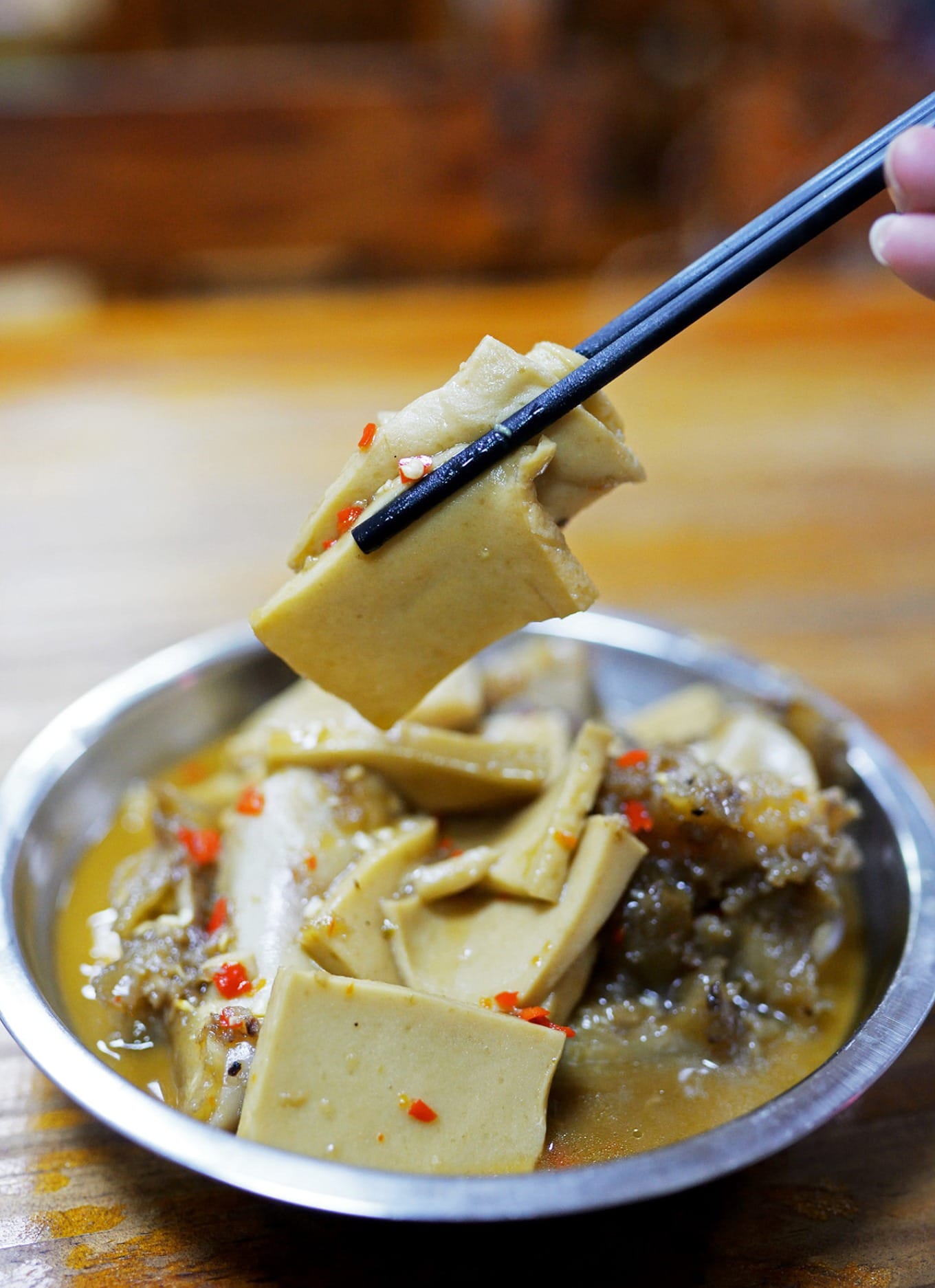 Hundred-layer tofu soaked in beef trotter braising sauce