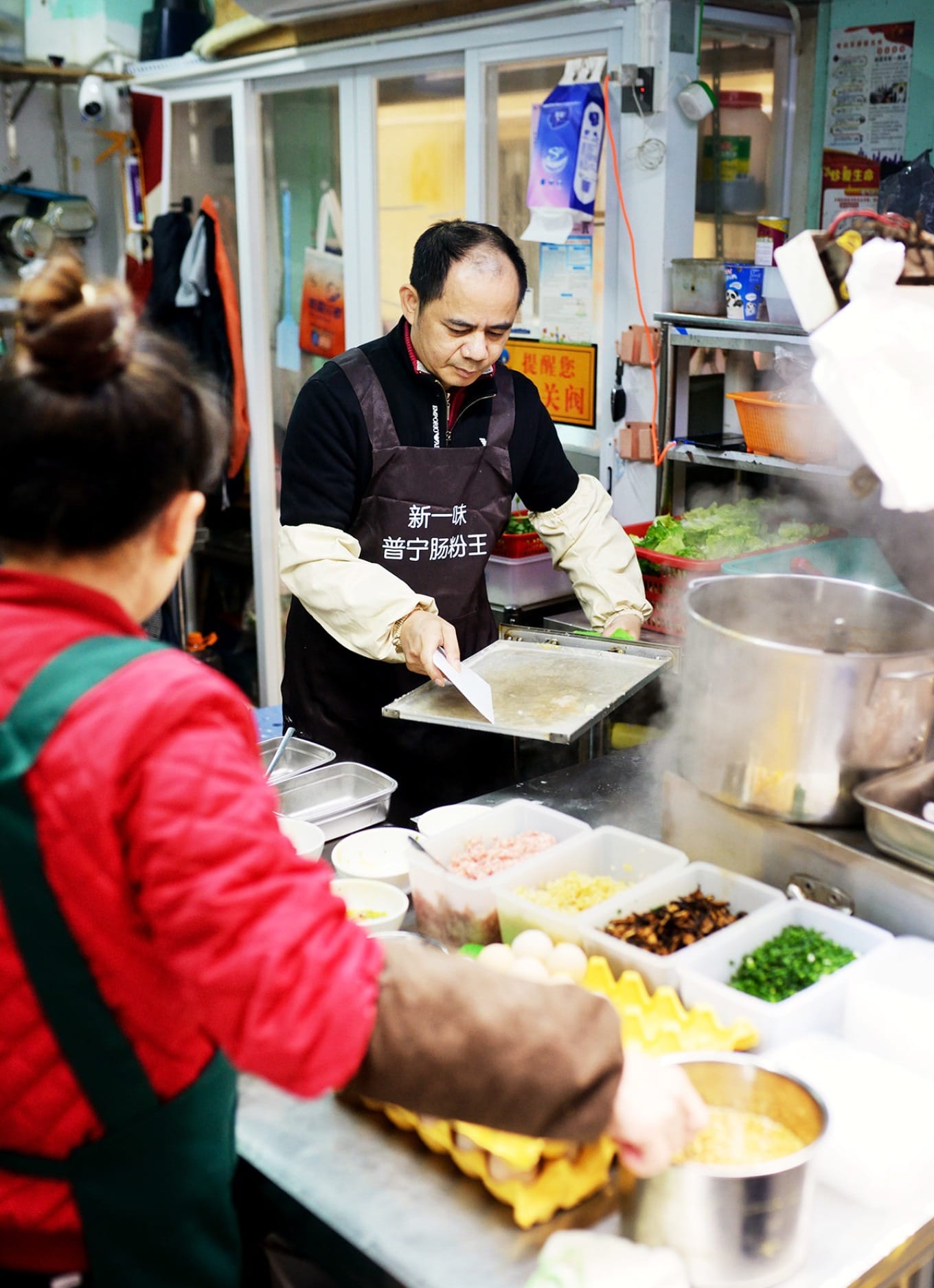Puning-style rice noodle rolls with light soy-based braising sauce
