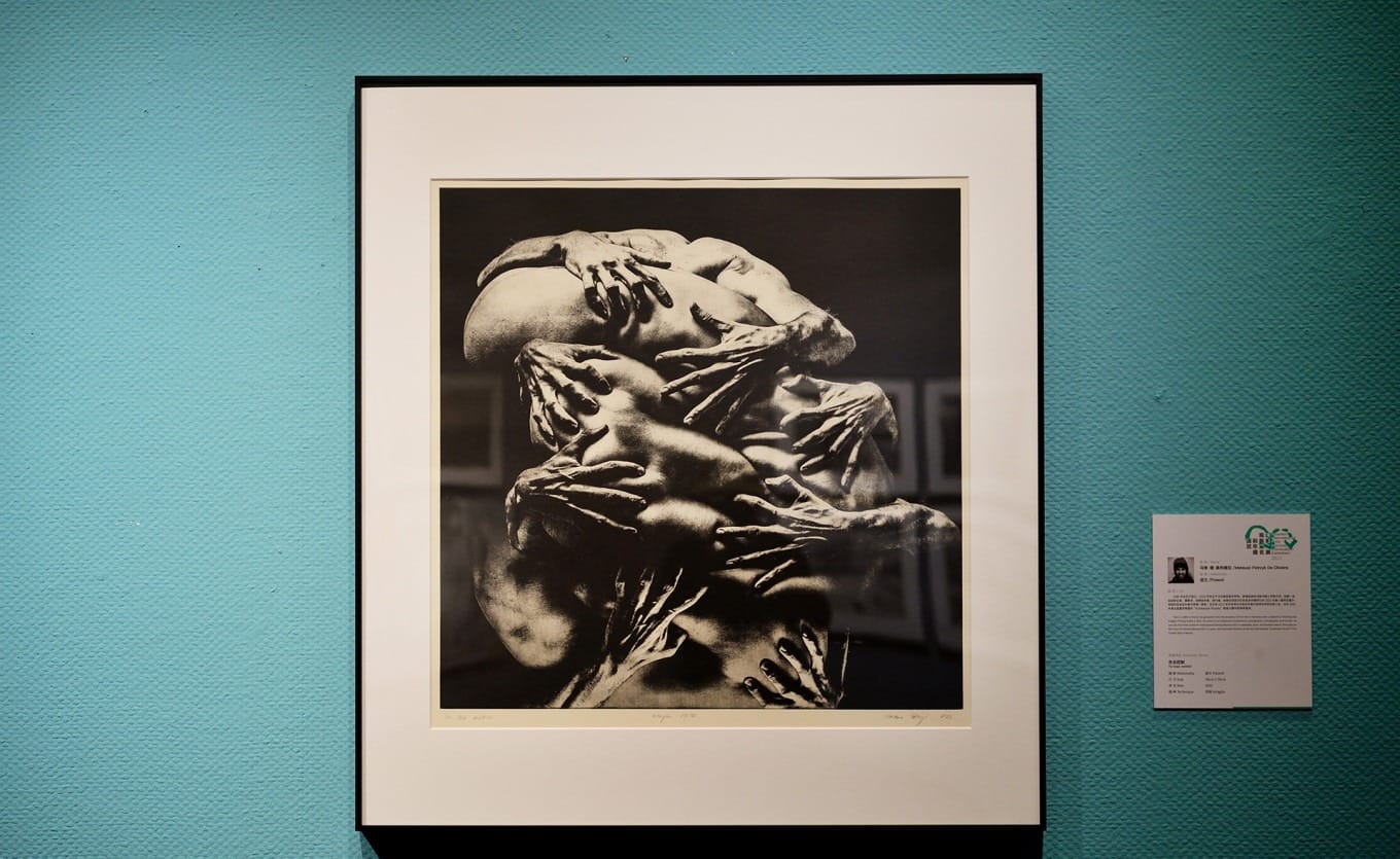 Dramatic intaglio print Out of Control by Polish artist Matthew de Oliveira