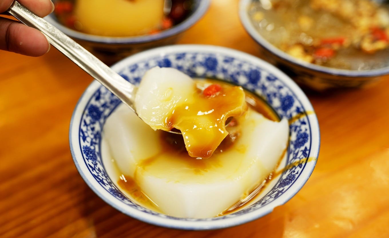 Yibin-style brown sugar cold cake with glossy syrup