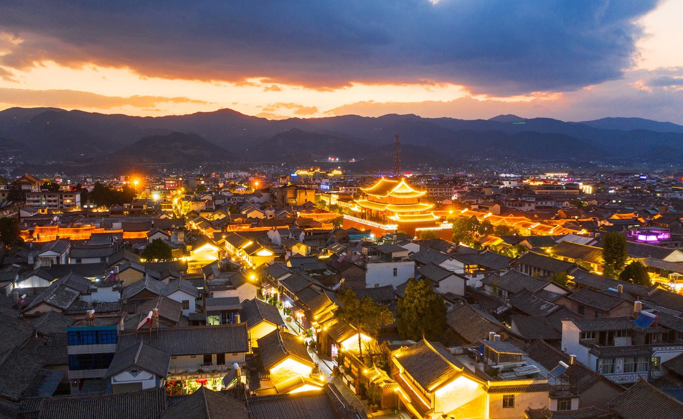 Charming traditional courtyard guesthouse in a Dali ancient town