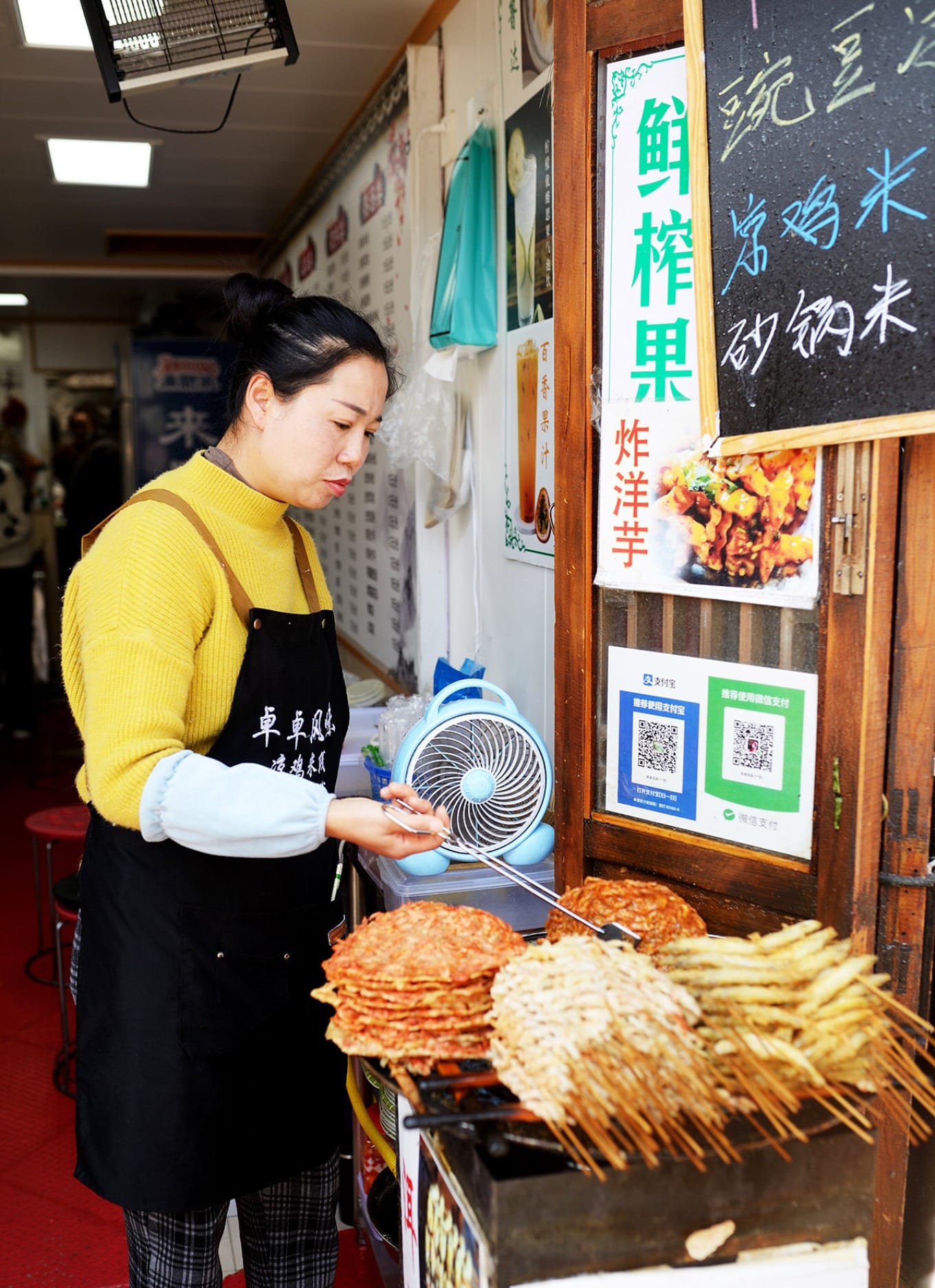 Exterior of Zhuozhuo Flavor snack shop in Xizhou, Dali