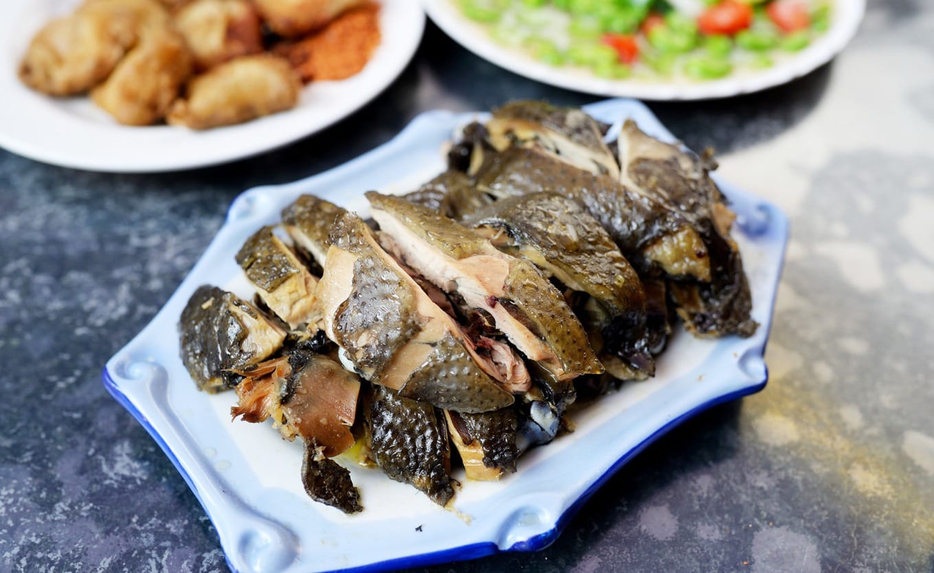 Cold tossed braised pork with spicy dipping sauce