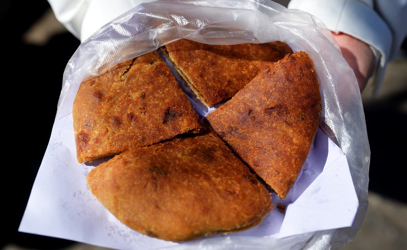 Interior view of Suxiangyuan Heshang bakery showing baked goods