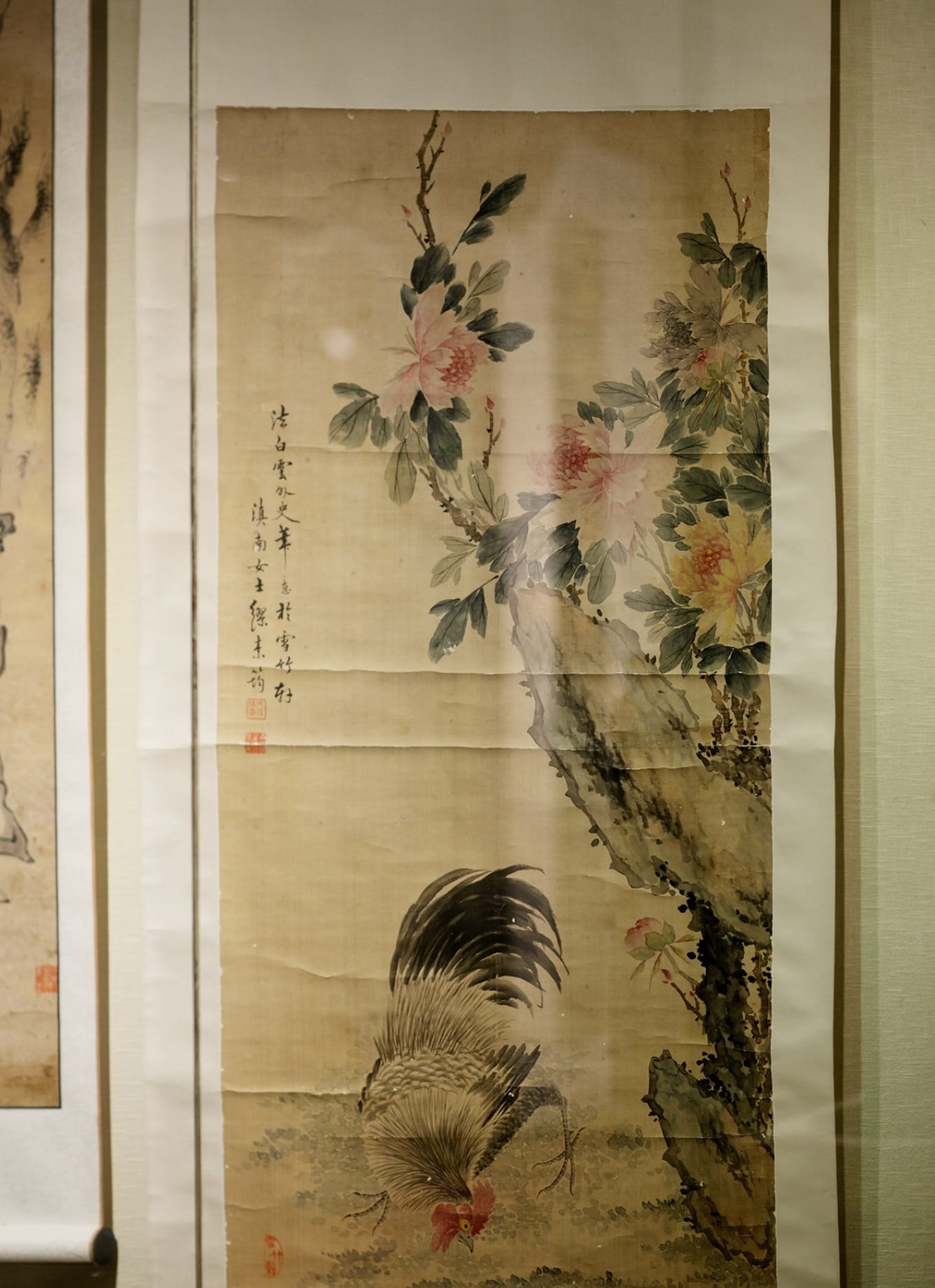 Display of classical Chinese paintings and calligraphy in the painting hall