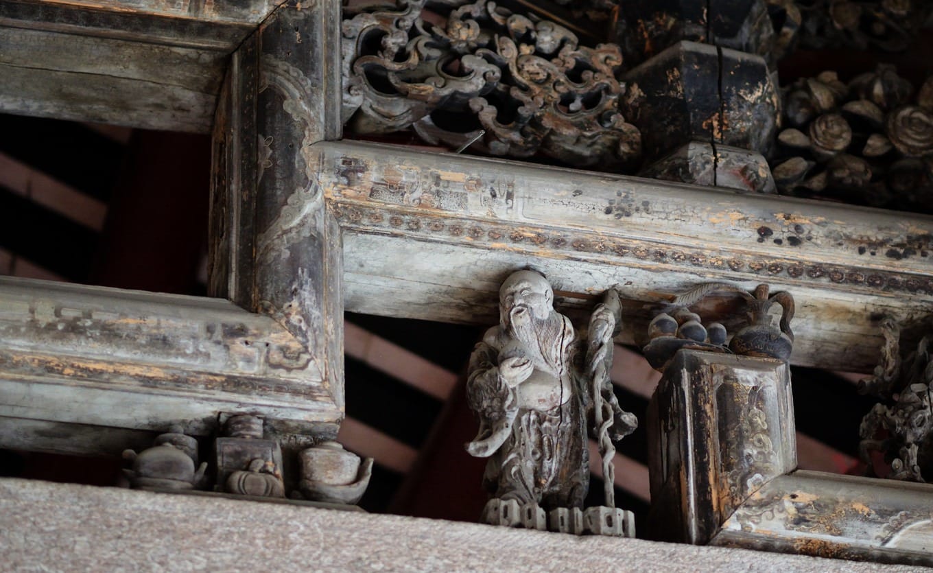Wood carvings depicting Chaozhou Kung Fu tea sets