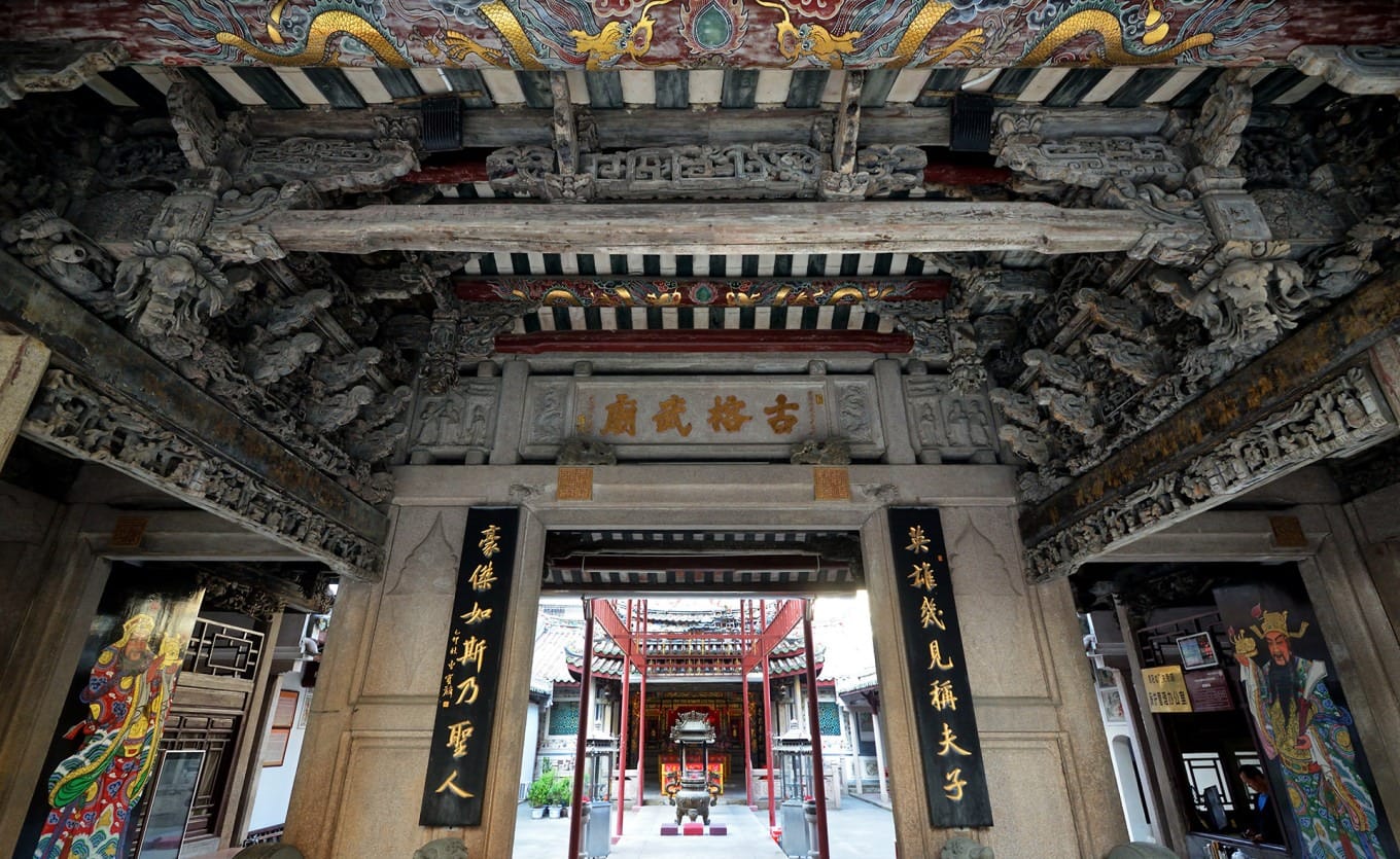 Intricate woodcarvings at Guran Wumiao