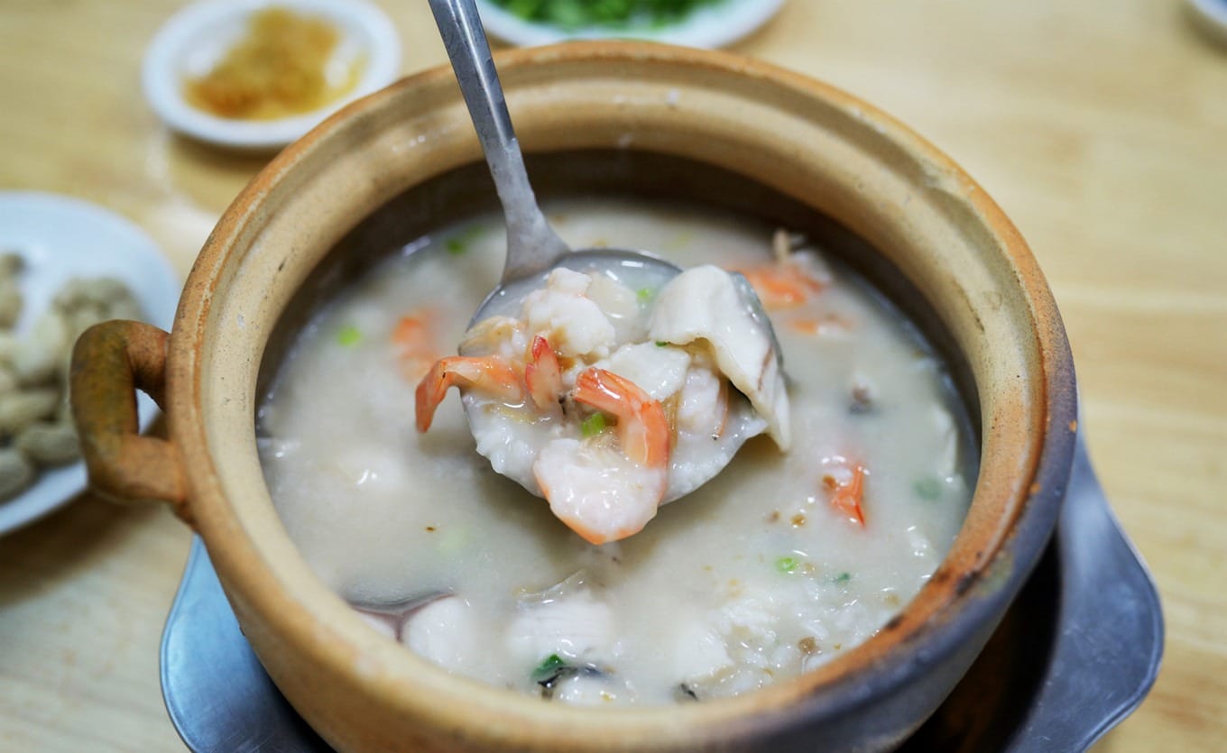 Claypot congee with seafood