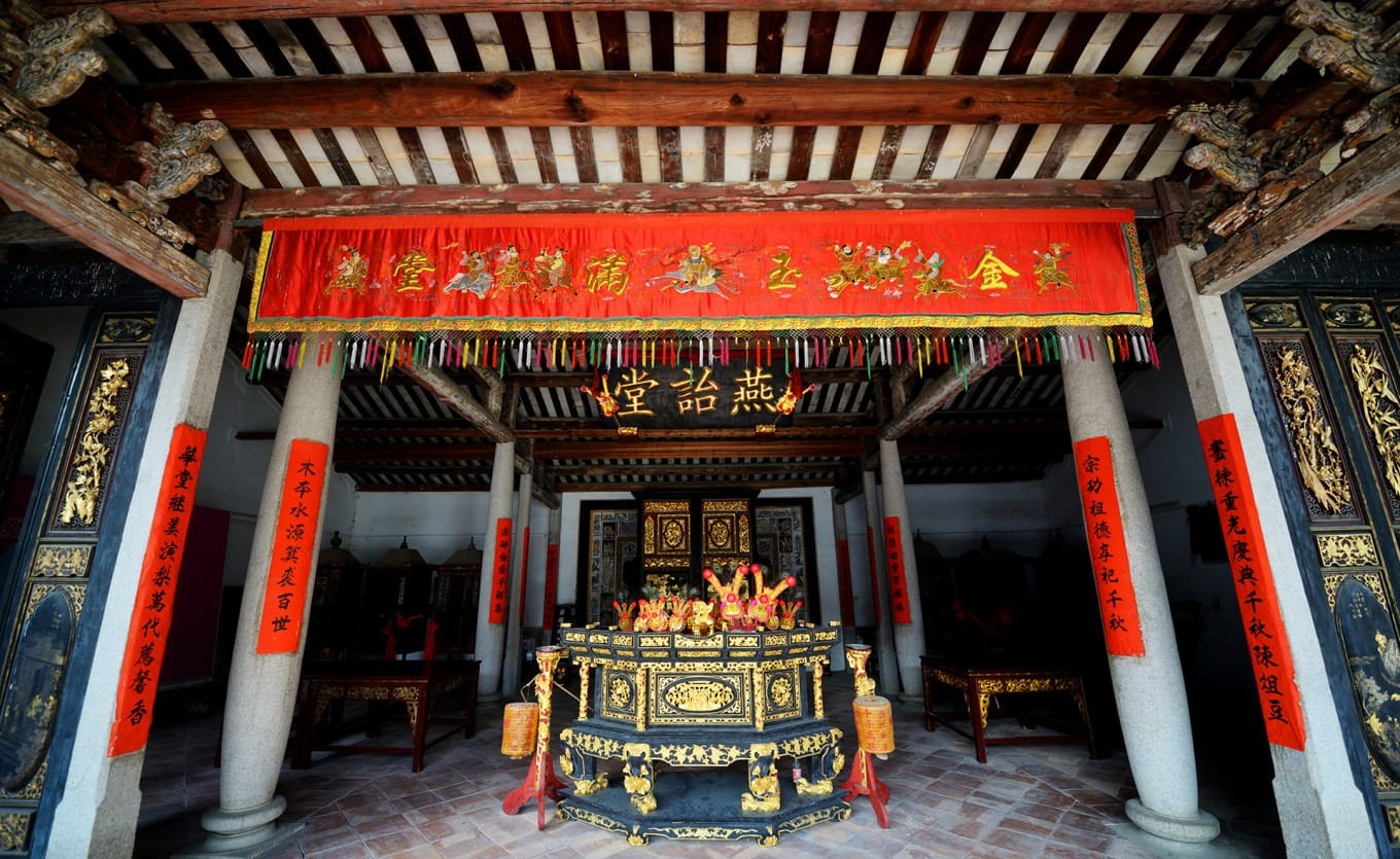 Qing dynasty military history exhibit and biographical information at De'anli