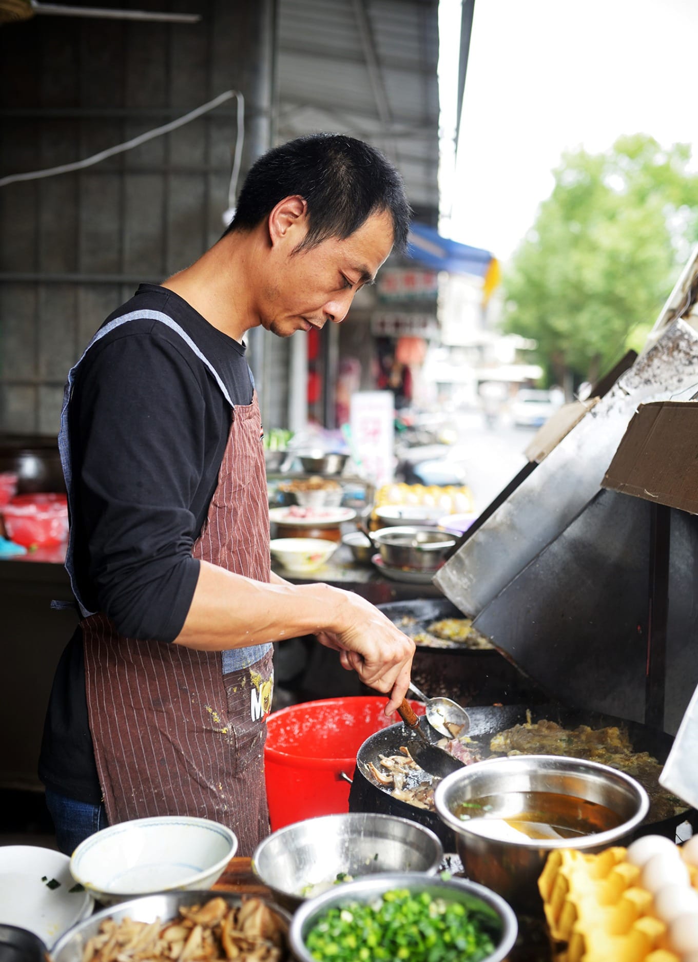 Fresh pearl oysters and sweet potato starch ingredients for oyster omelette