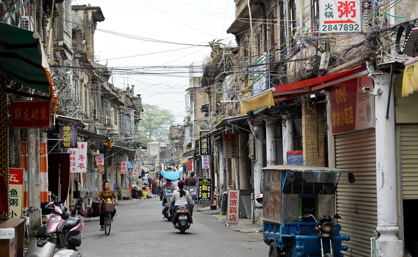 Street view of Dongcun area near the former East Gate