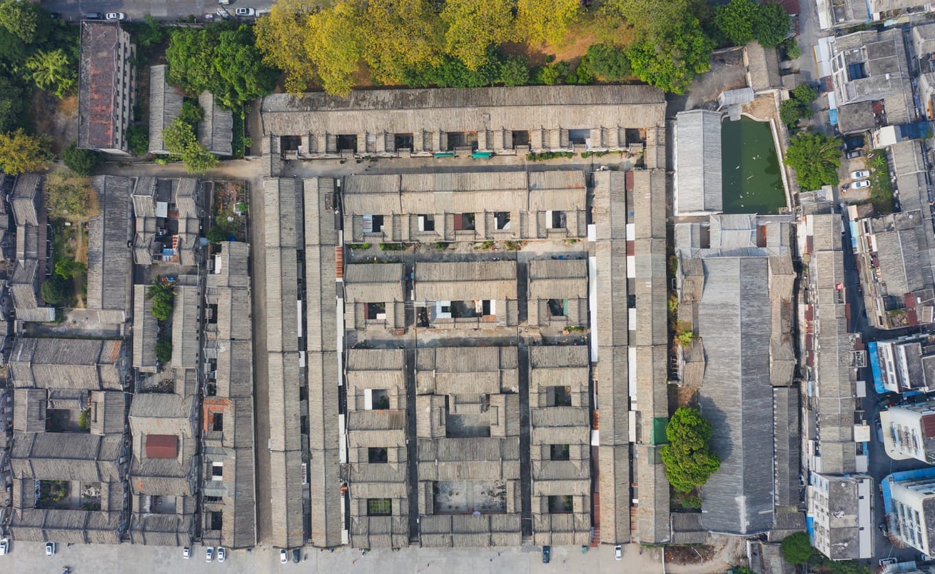 Bird's eye view of De'anli Old Village showing the Hundred Birds Paying Homage to Phoenix grid layout