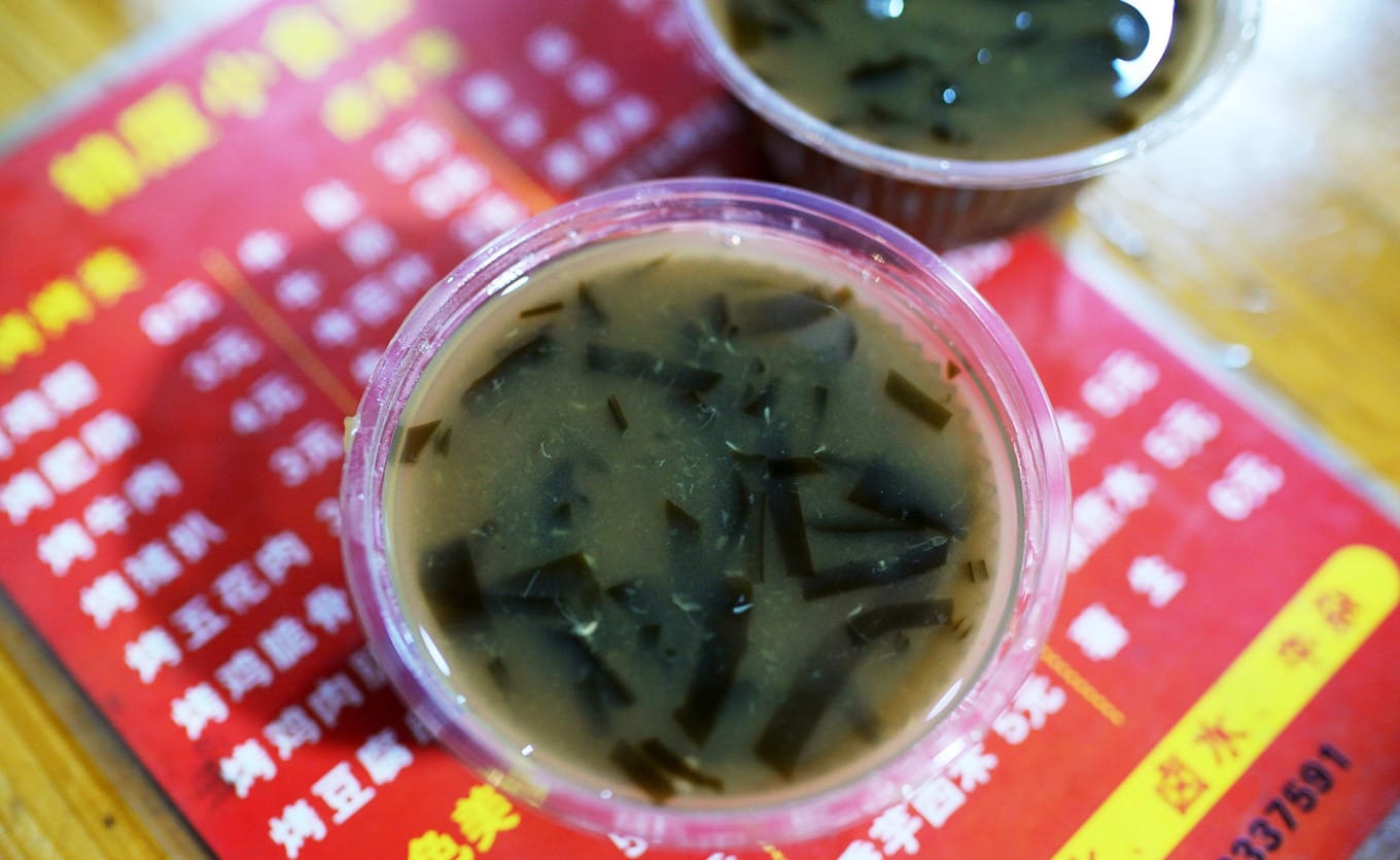 The cozy and authentic atmosphere of Jinshiu Snack Shop