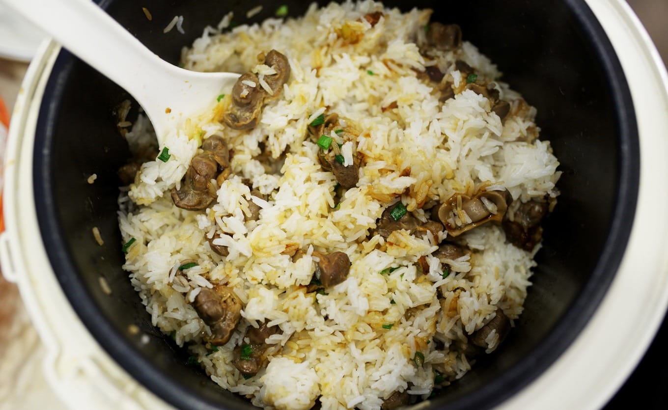Interior view of Huang Jin Ge with customers enjoying their meal