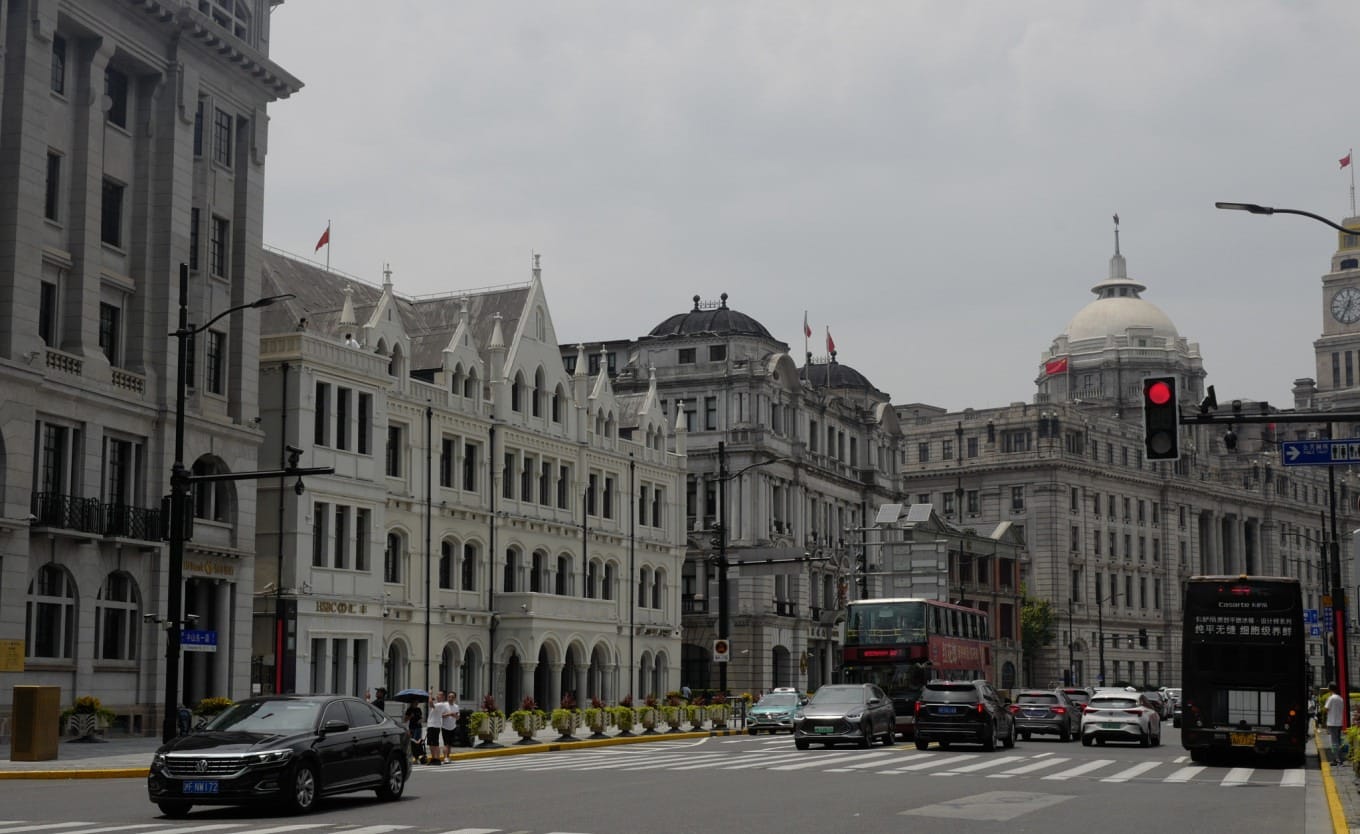 Another architectural detail from the historic corridor