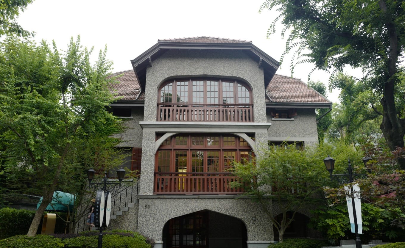 Sinan Mansions Building 53, now a restaurant, showcasing classic architecture