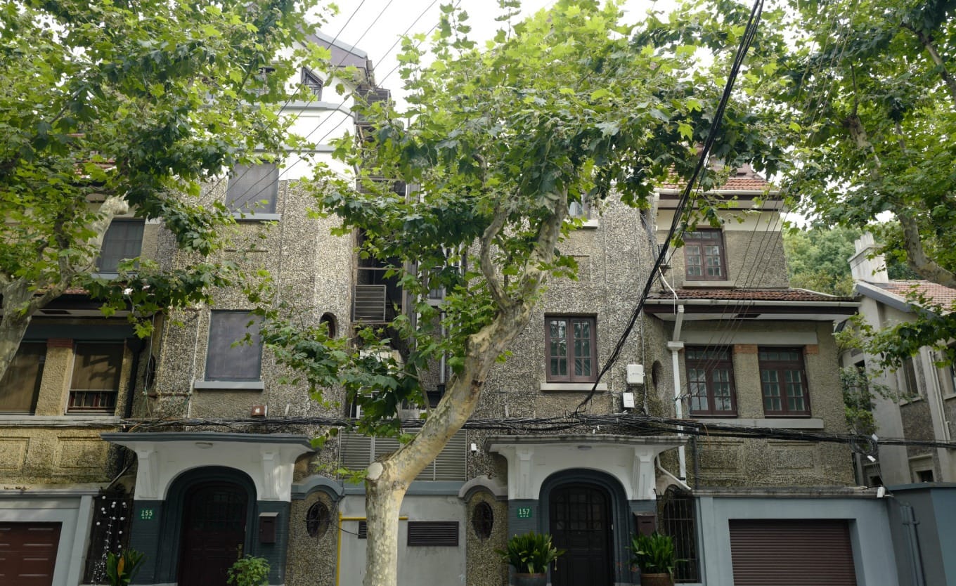 A row of connected 1930s townhouses on Yanqing Road.