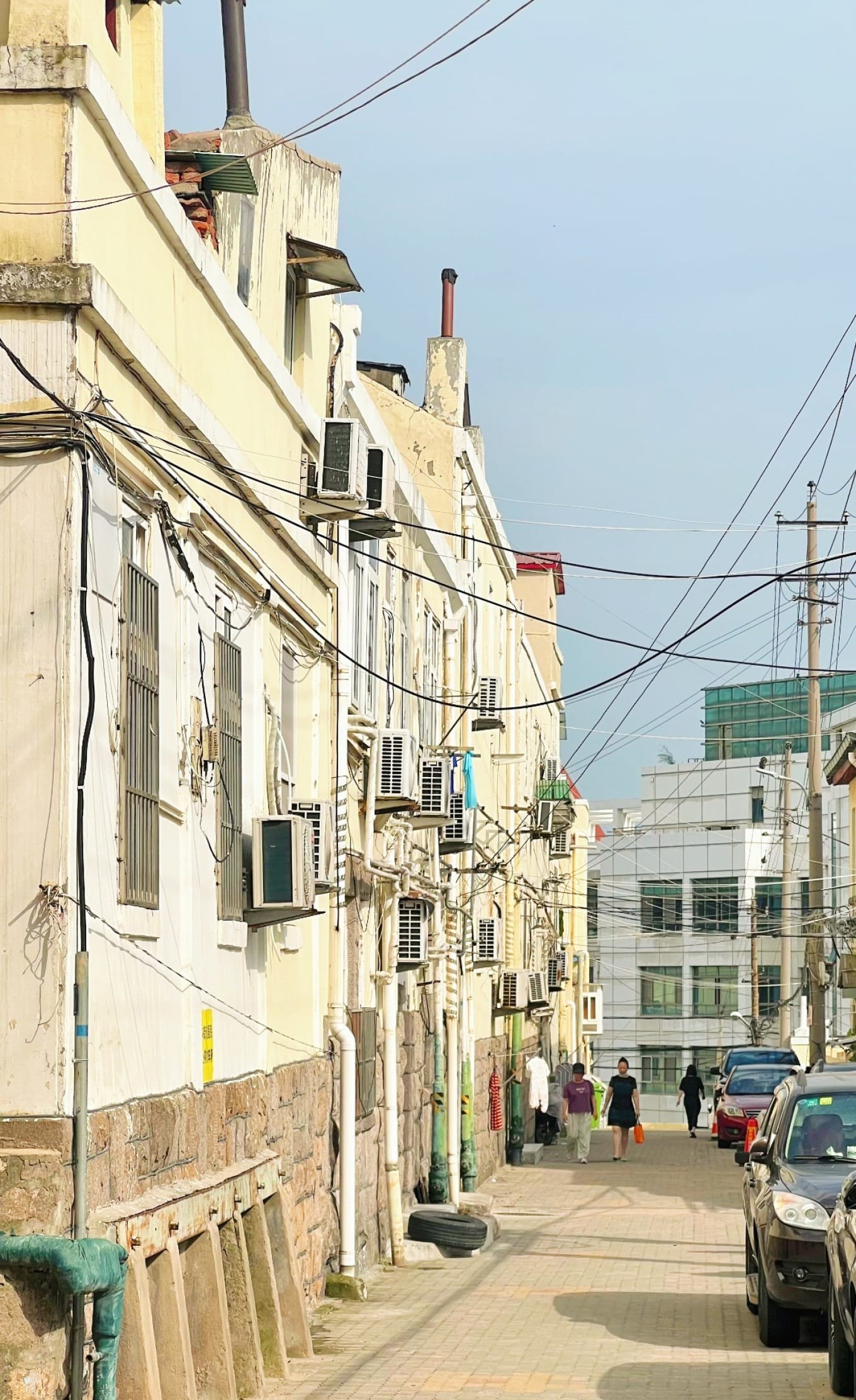 Quaint street near Guanxiangshan with residential houses