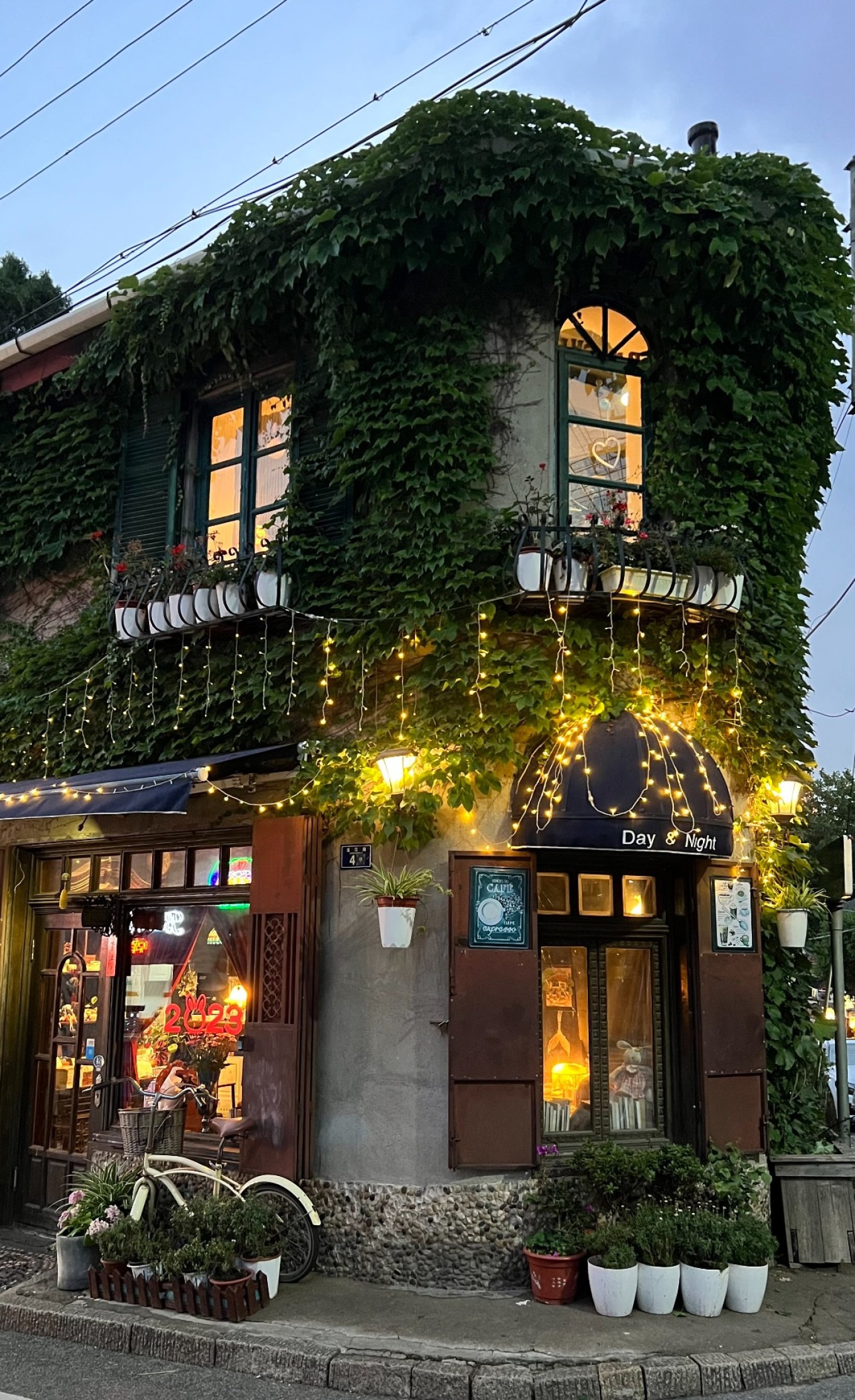 Art gallery on Daxue Road