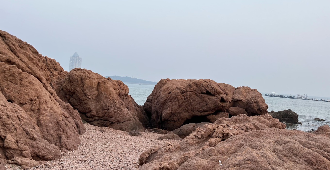 Coastal path at Lu Xun Park