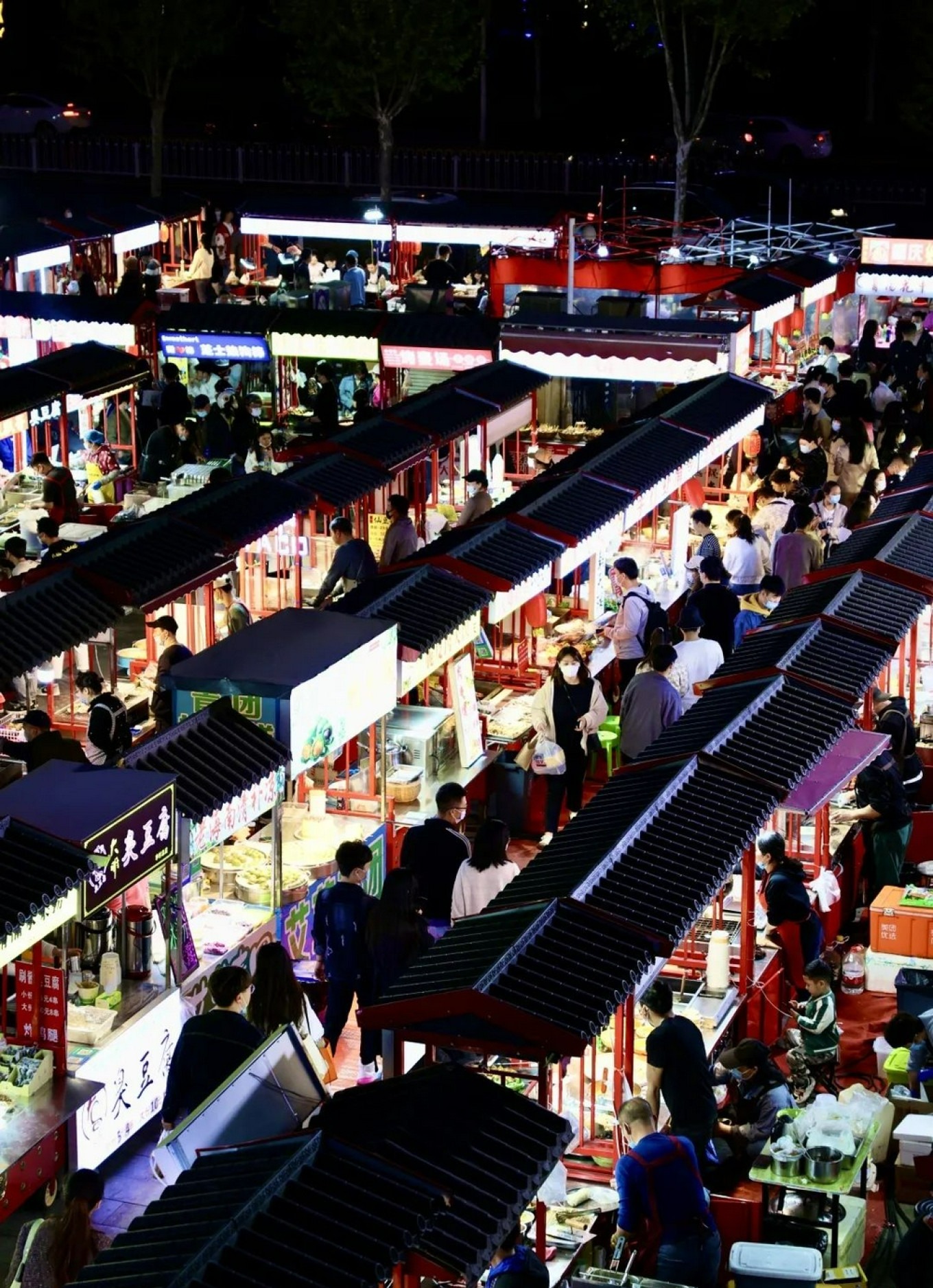 Licun Night Market food stalls