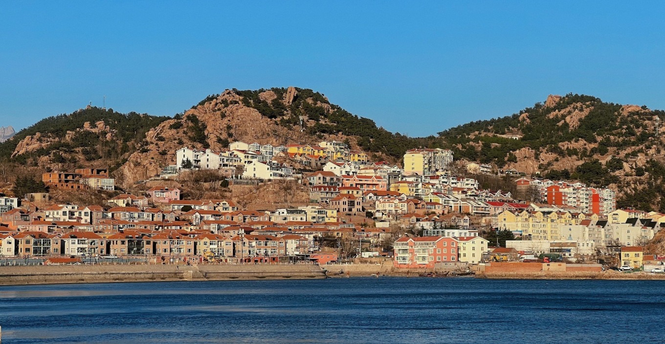 Shazikou square with sea view and colorful houses