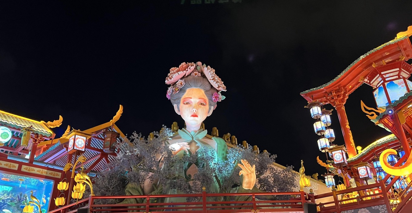 Night view of Shanhaiguan square