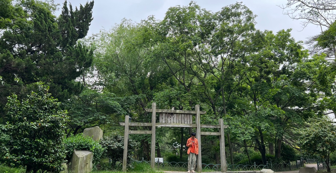 Zhongshan Park lake and pavilion