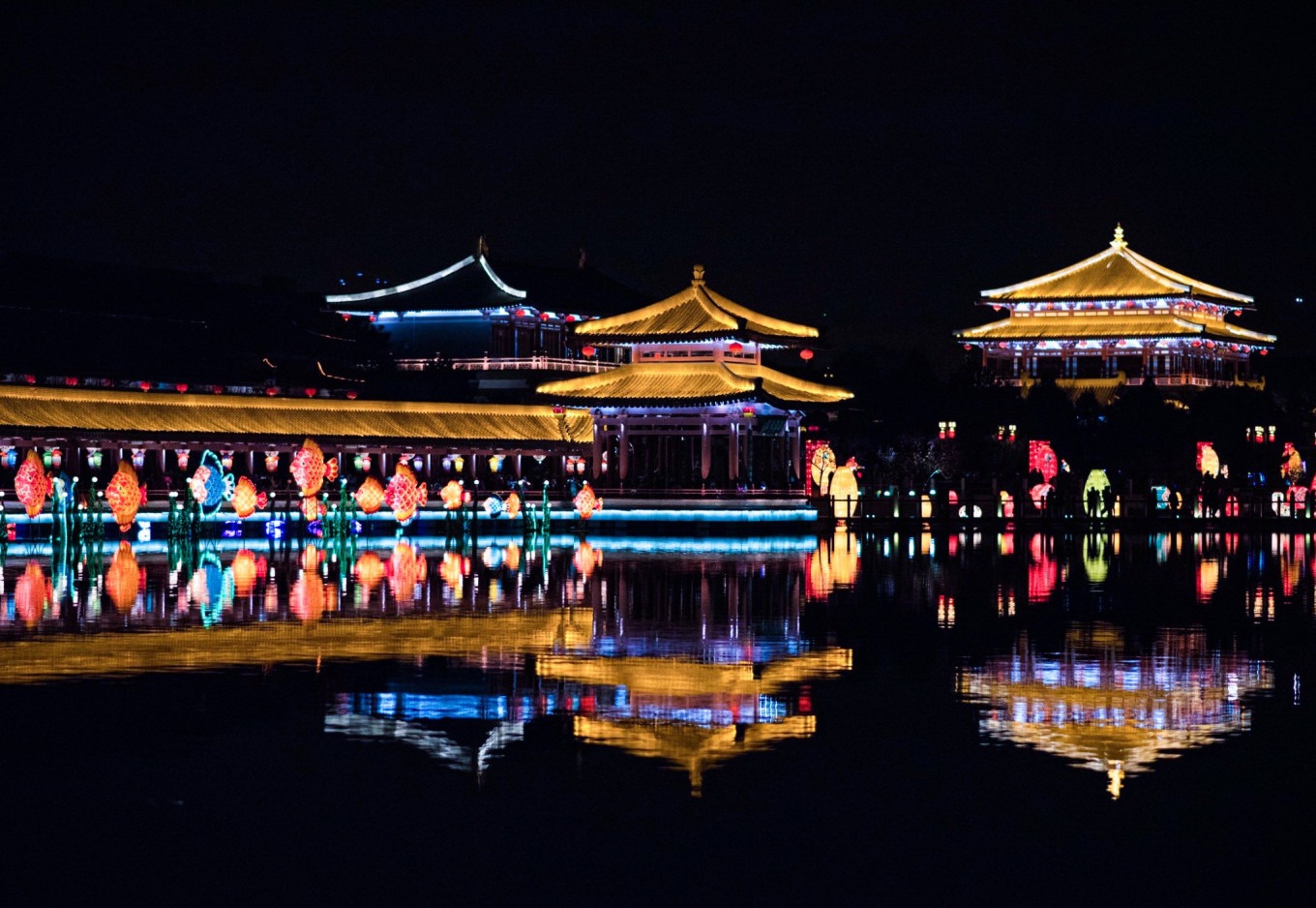 Night performance 'Dream Back to Tang Dynasty' with colorful stage and dancers