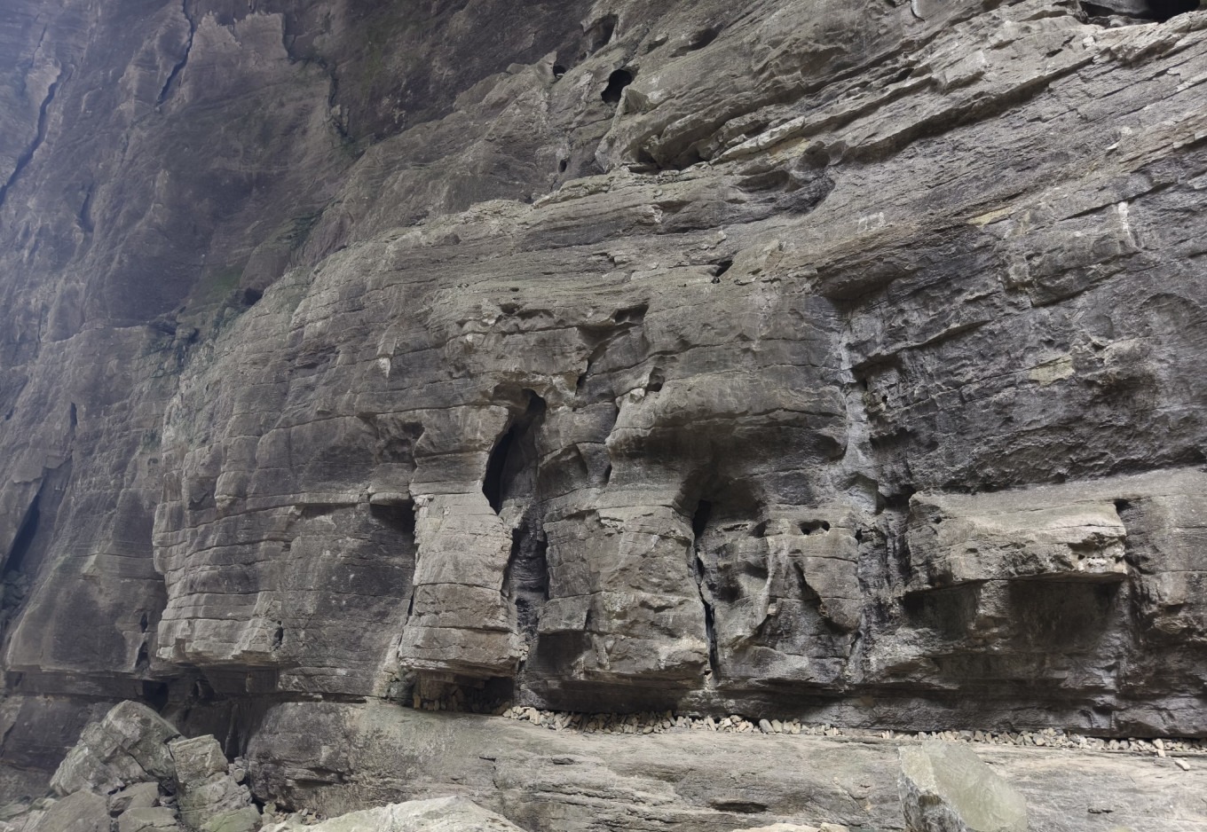 Walking path through the Tiankeng scenic area