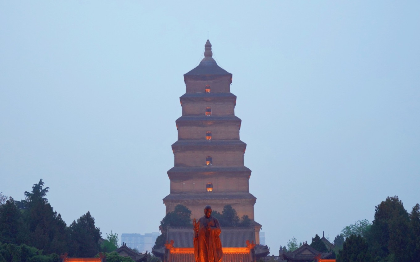 Wide angle of Xuanzang statue and pagoda at south square