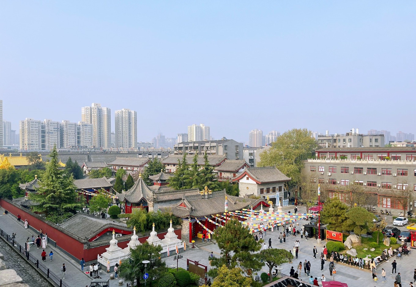 Guangren Temple seen from Xi'an City Wall