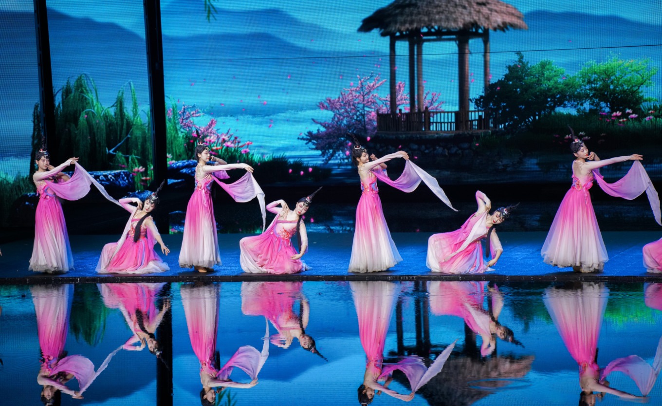 Zhang Qian character on stage in Xi'an Eternal Love show