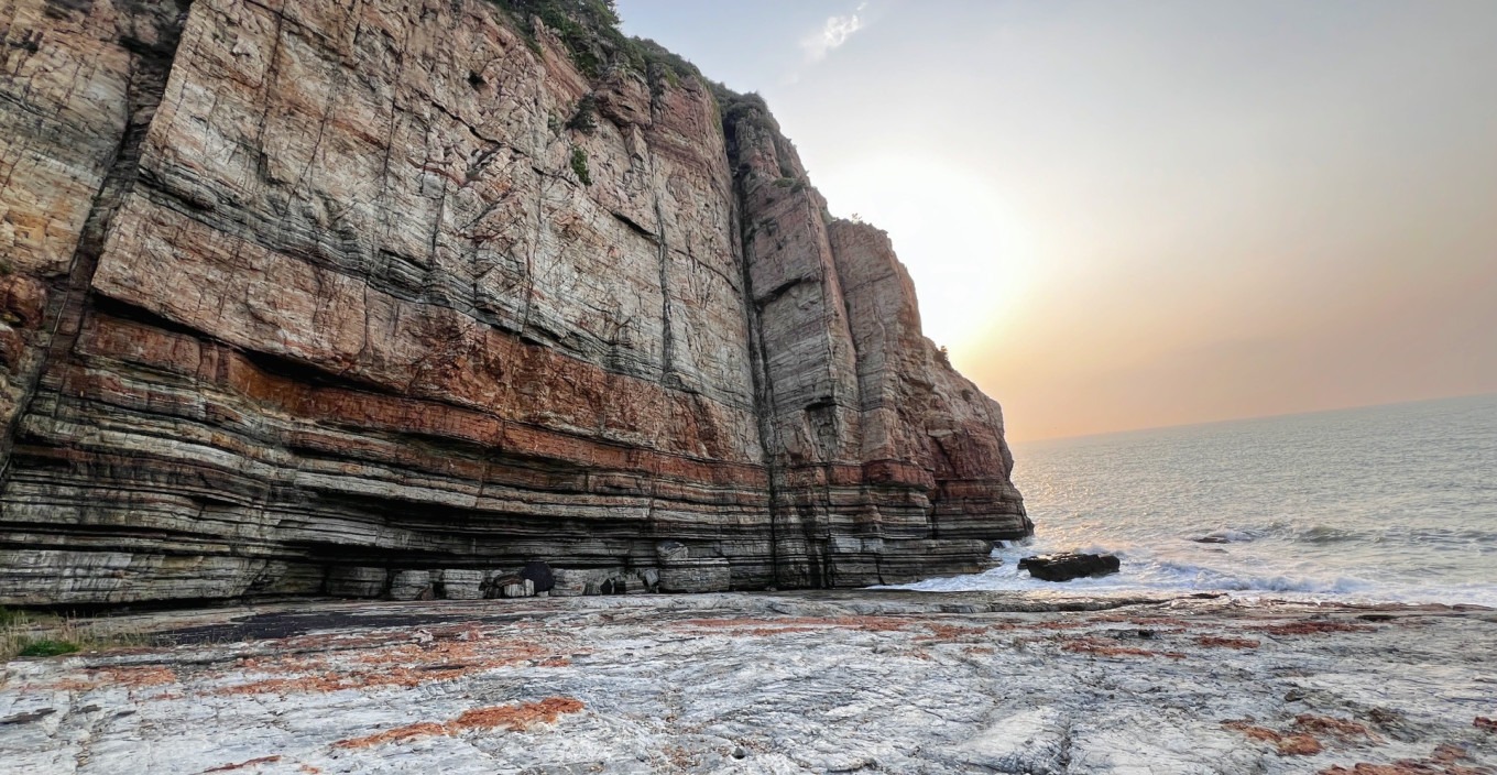 Dramatic cliffs at Baxian Dun