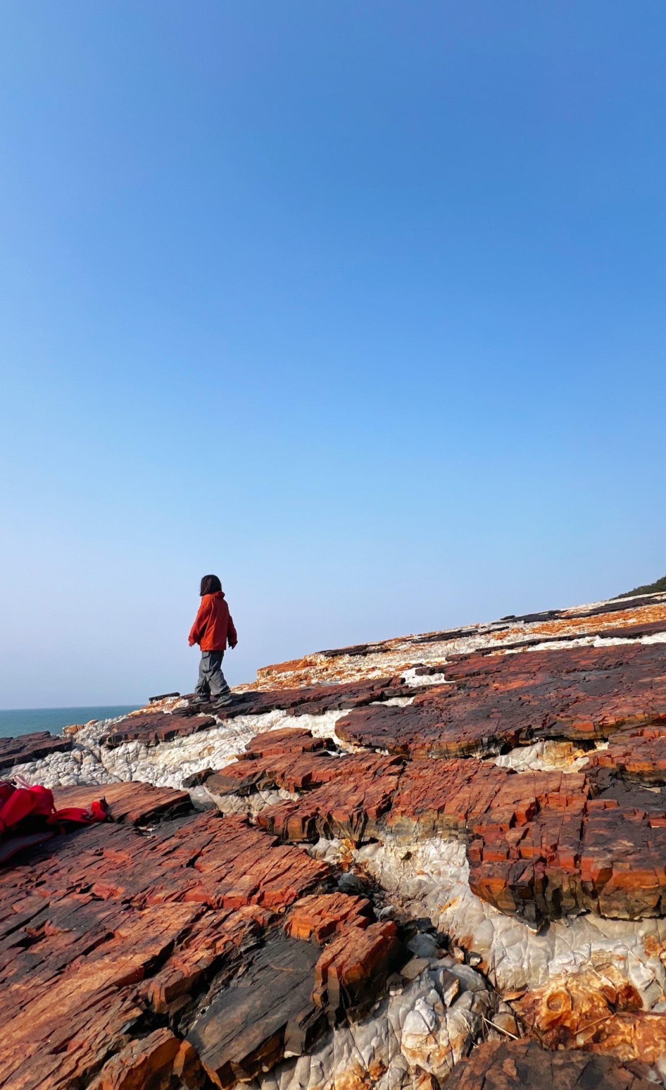 Waves crashing at Baxian Dun