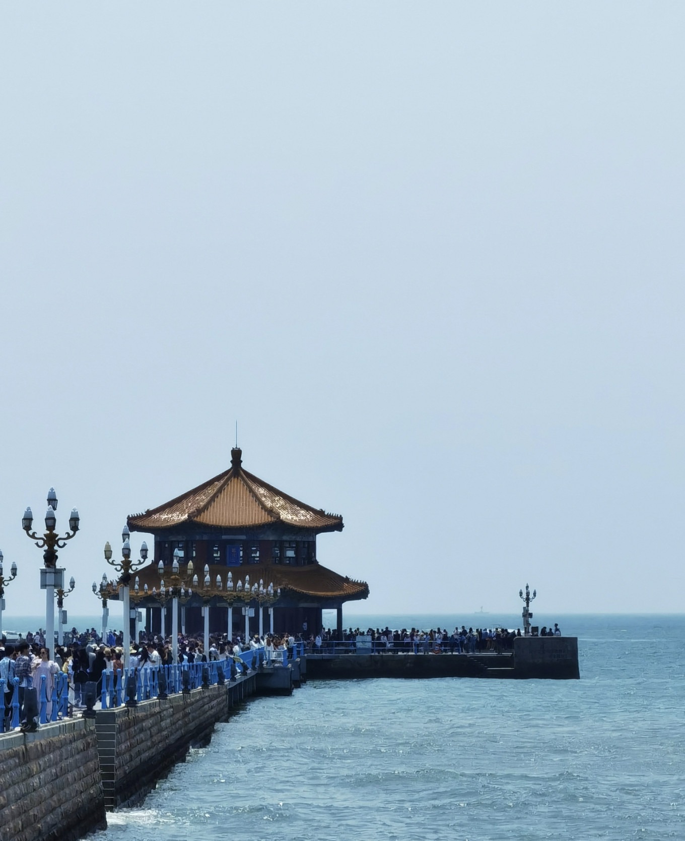 Crowded Zhanqiao Pier with many visitors