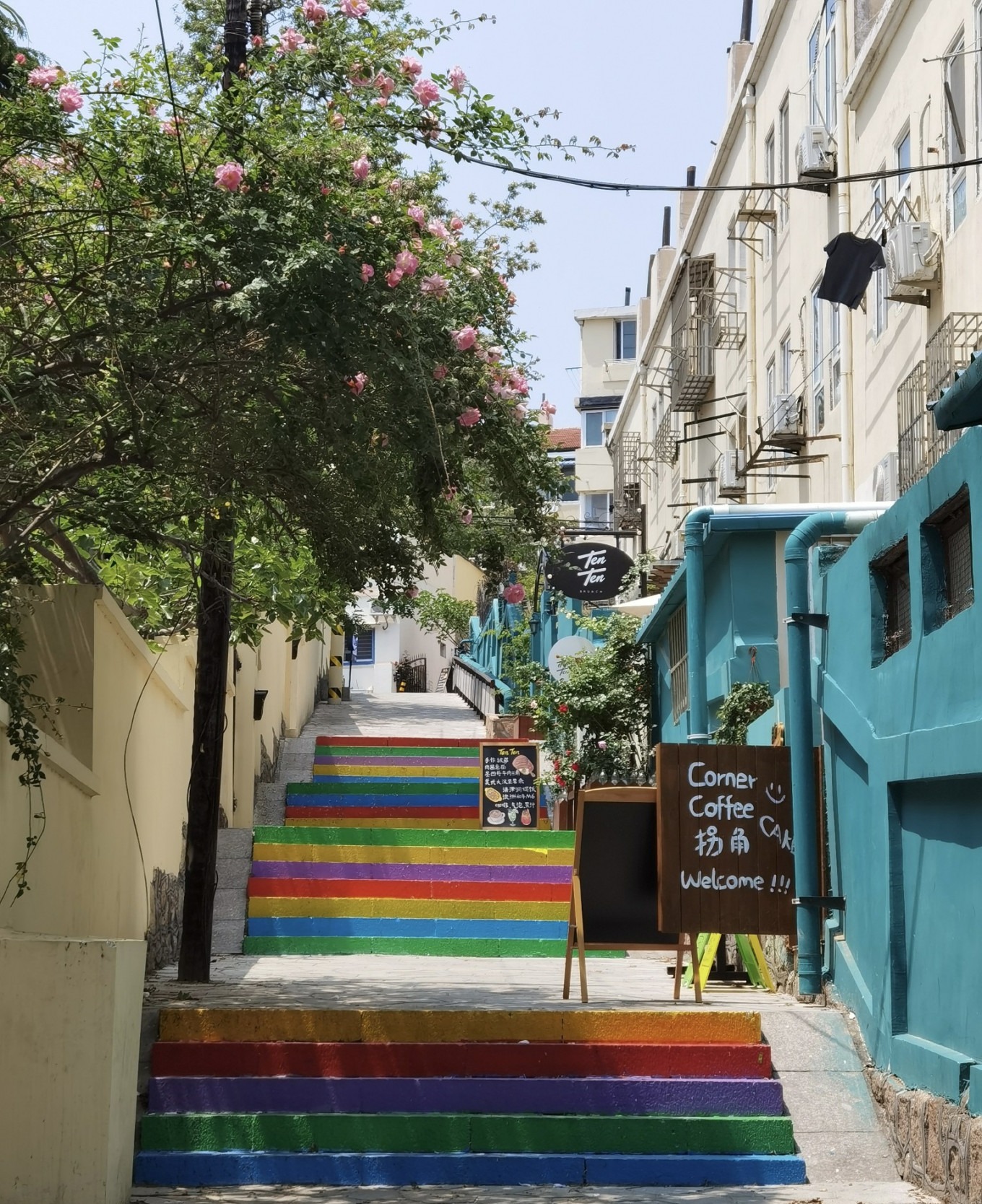 Charming creative shop or café on Fushan Branch Road