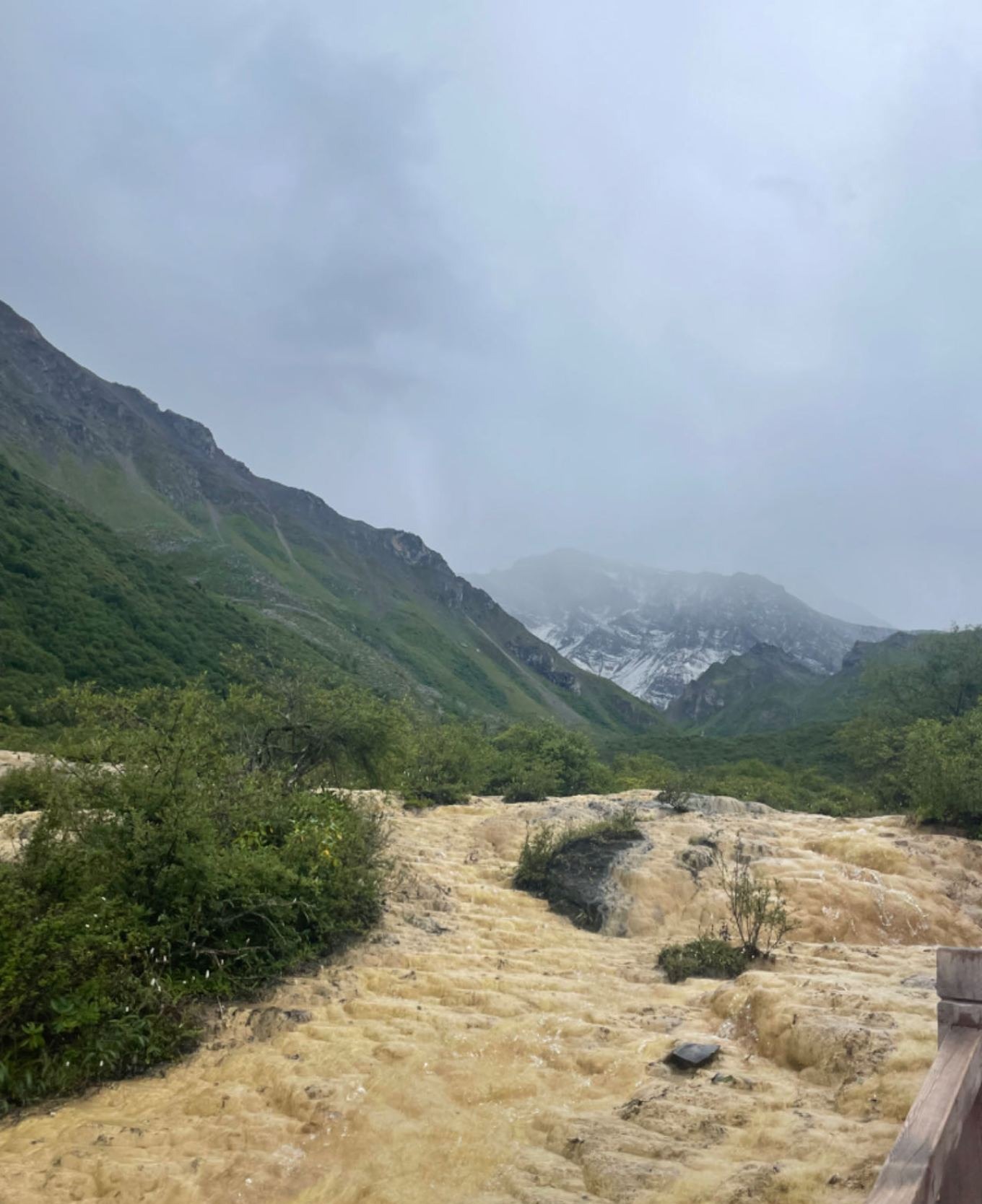 Shuttle bus and downhill cable car station at Huanglong