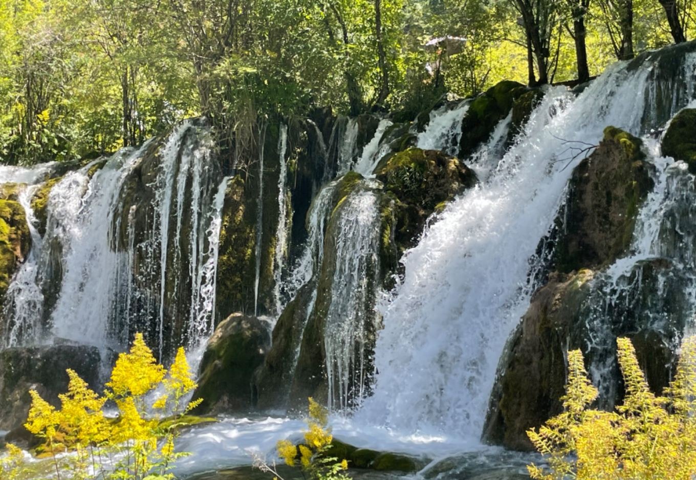 Close-up of Jianzhu Hai Waterfall