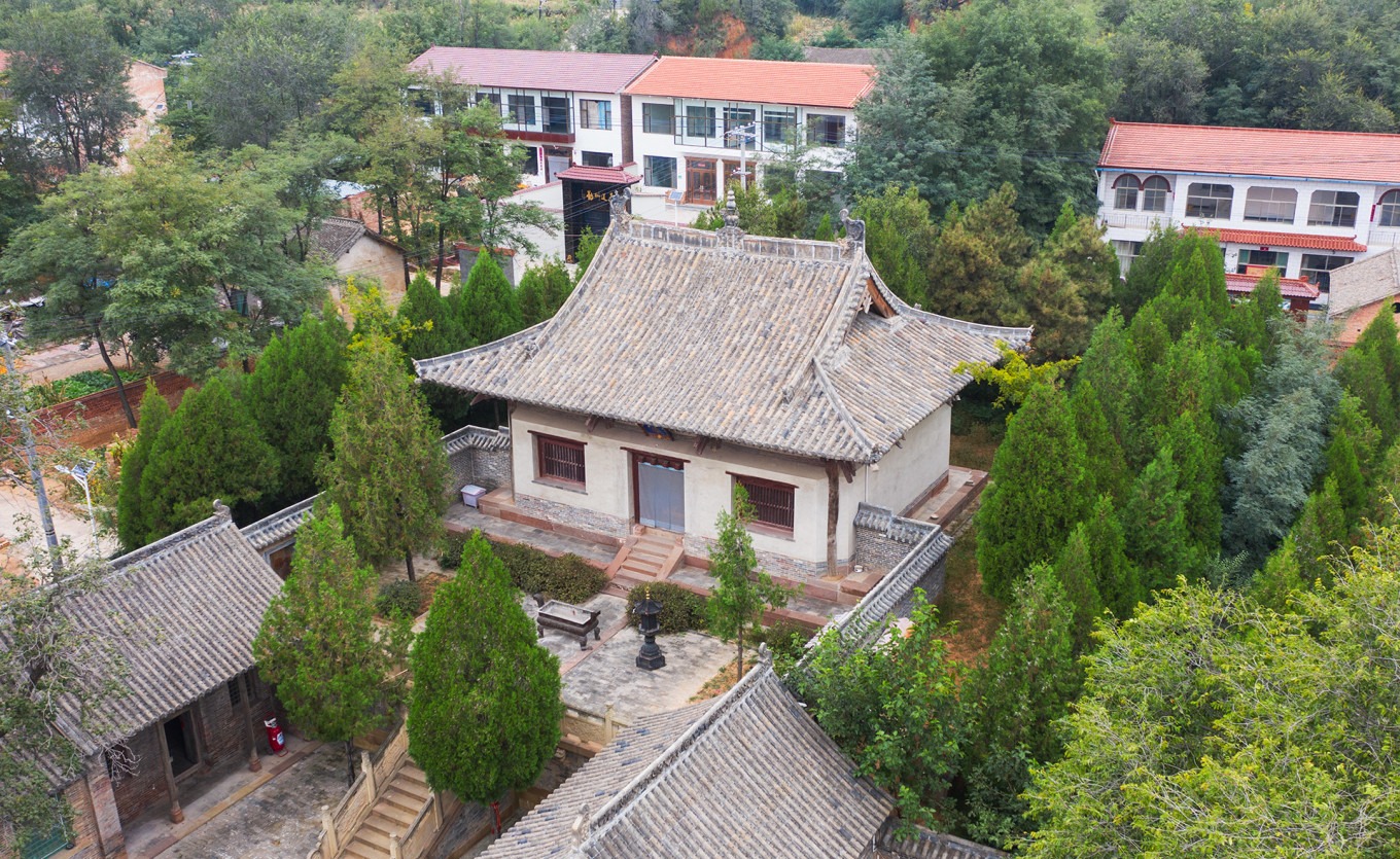 Exterior view of Xiaozhang Biyun Temple showing its grand gate and courtyard
