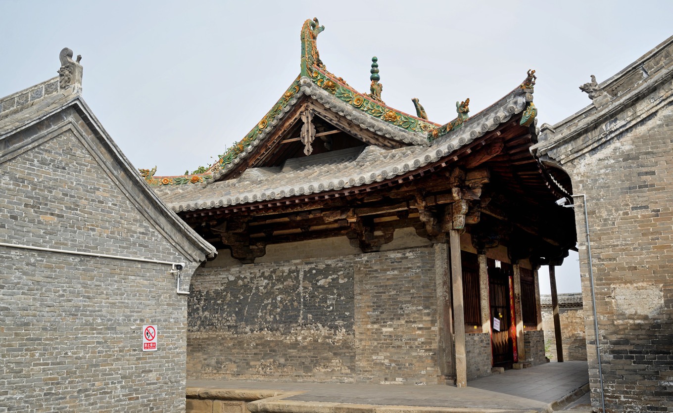 Main hall side view showing eaves