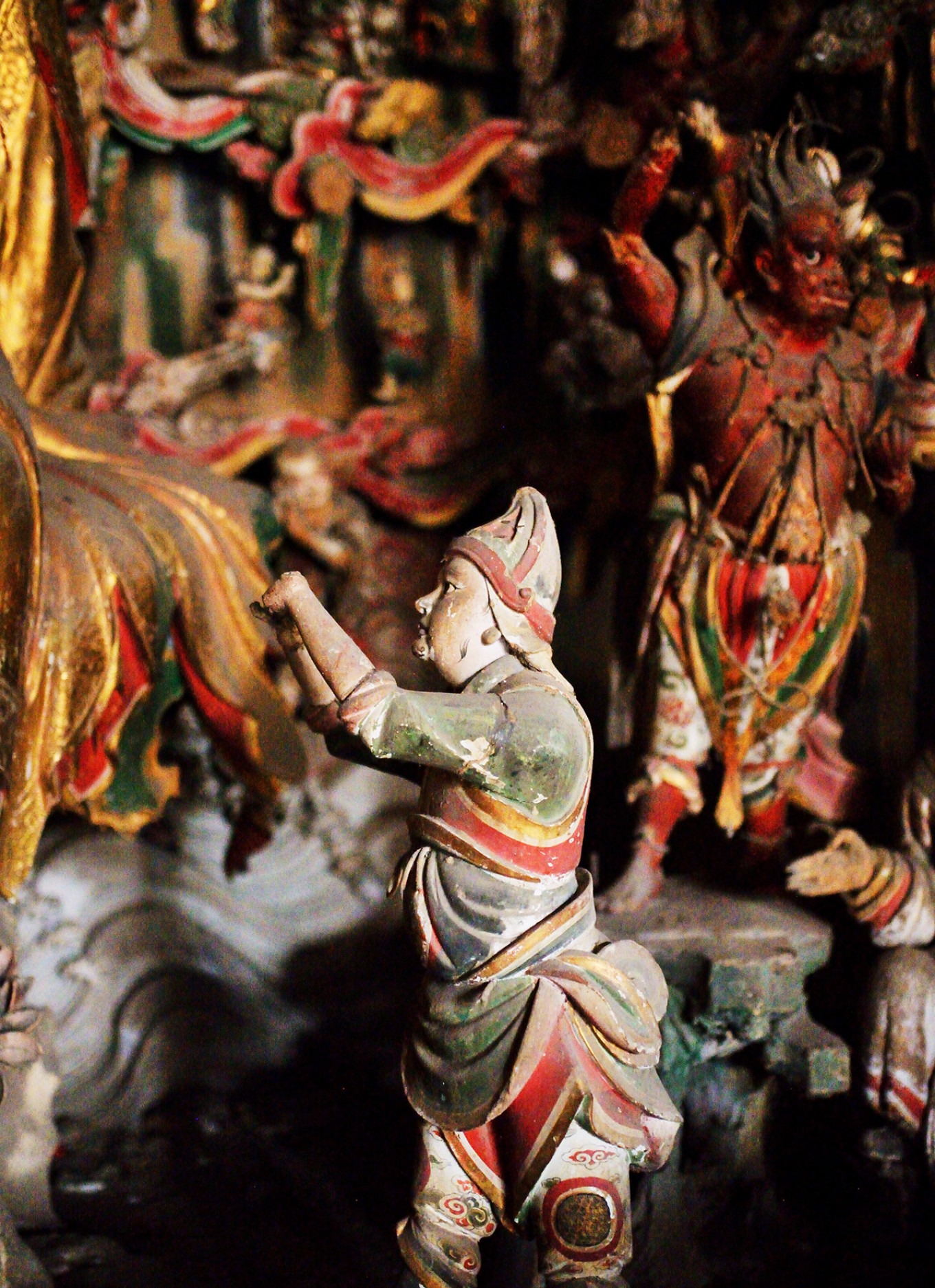 Attendant and novices below Guanyin